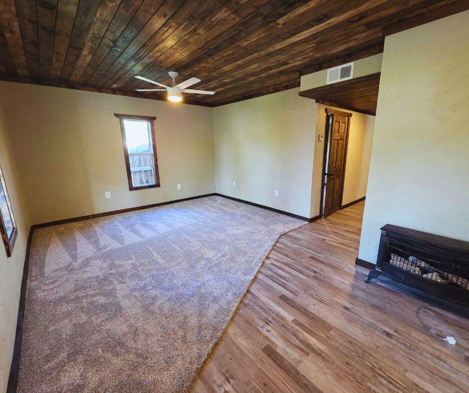 310 West North Street Property Photo 6