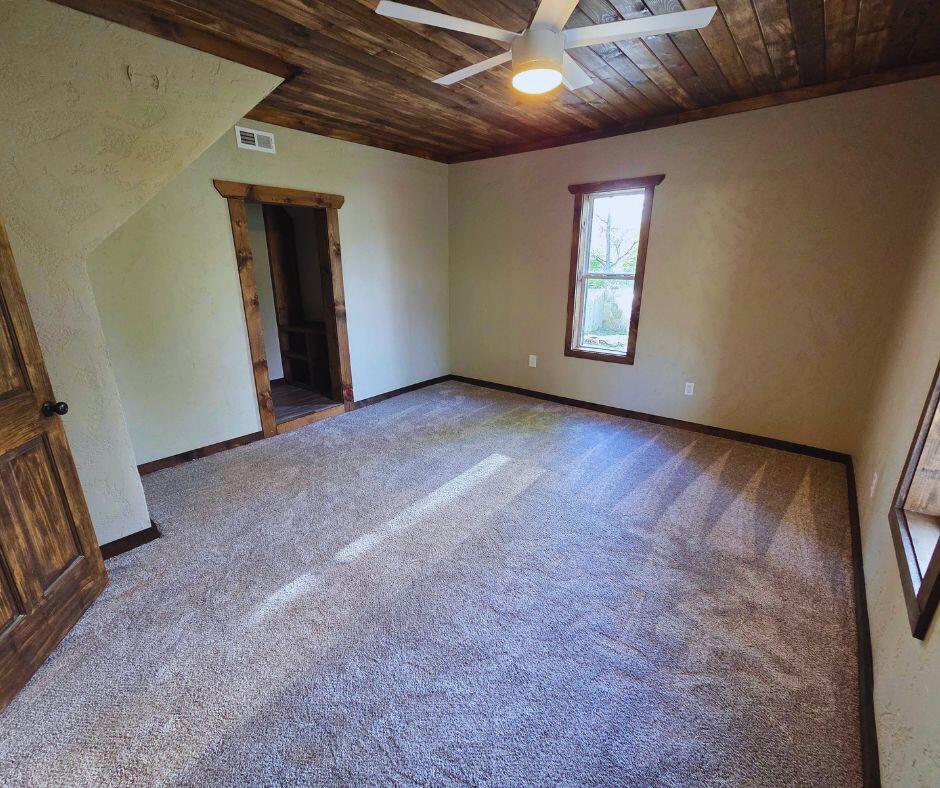 310 West North Street Property Photo 18