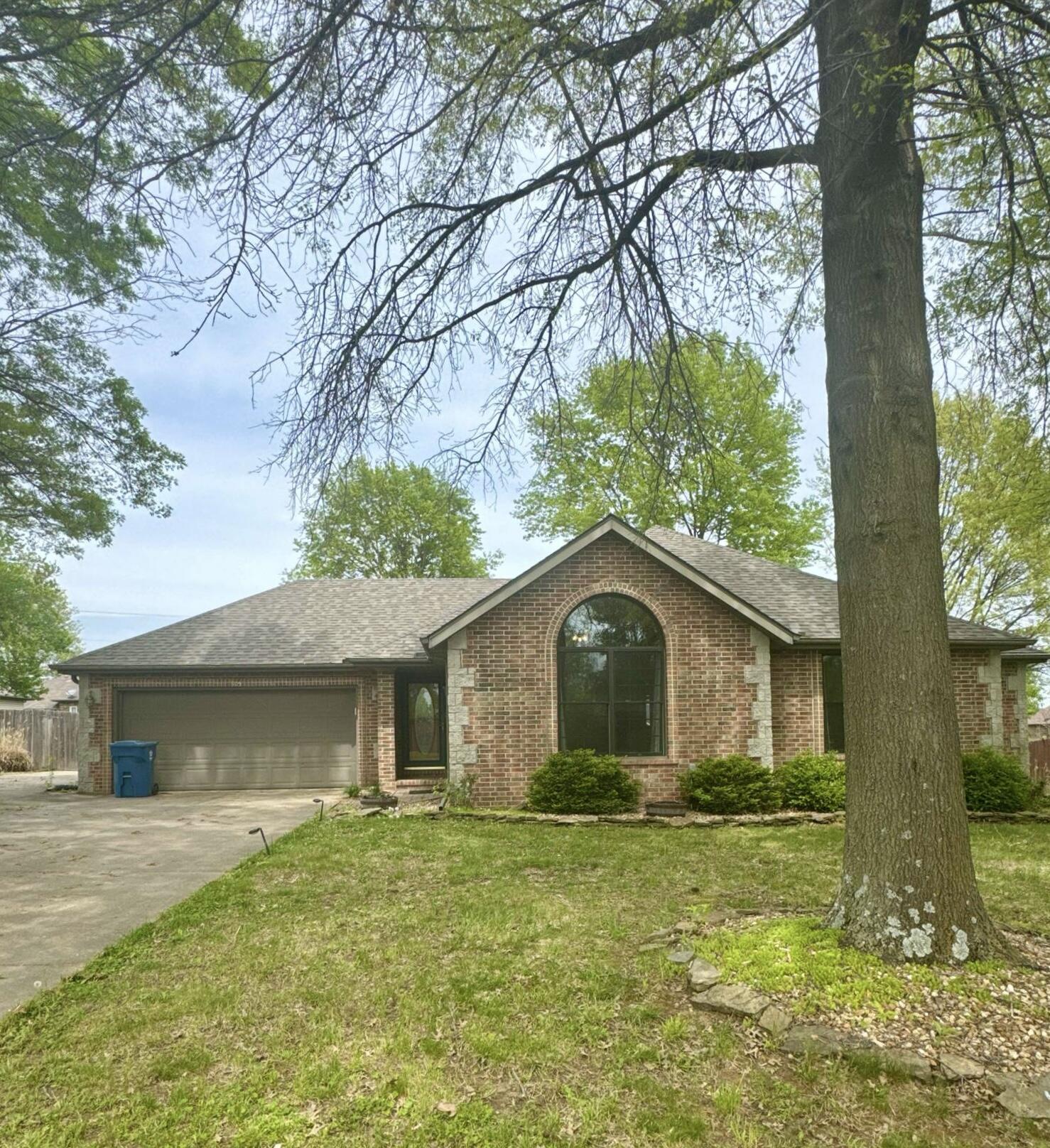 905 Park Property Photo 1