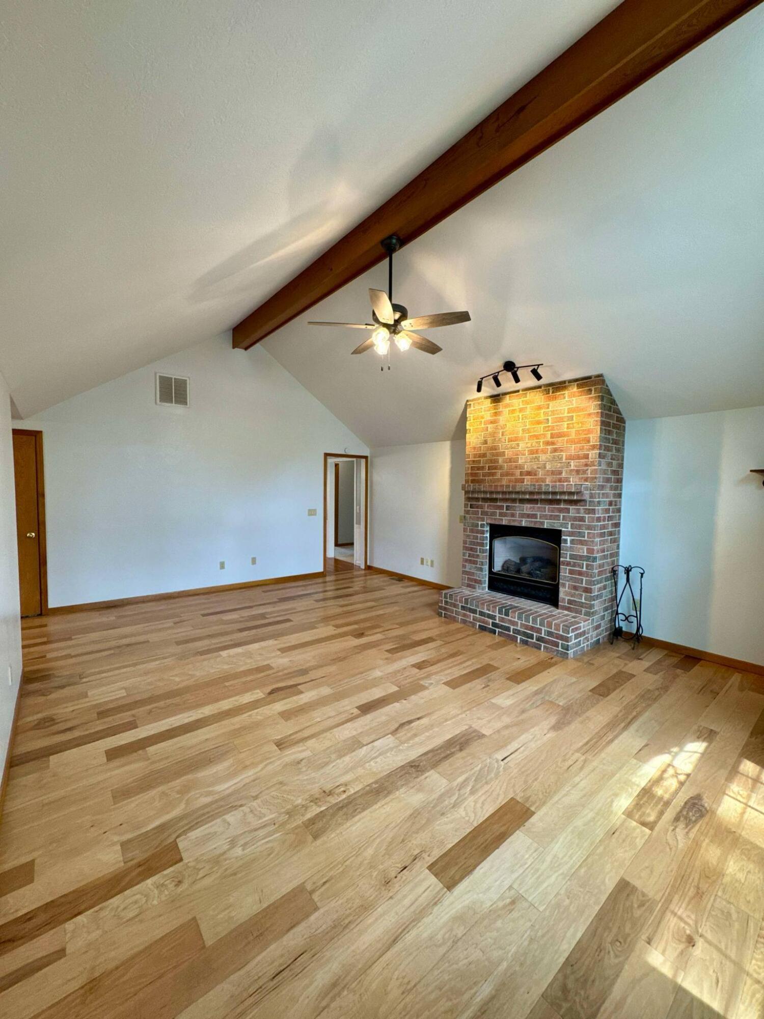 905 Park Property Photo 4