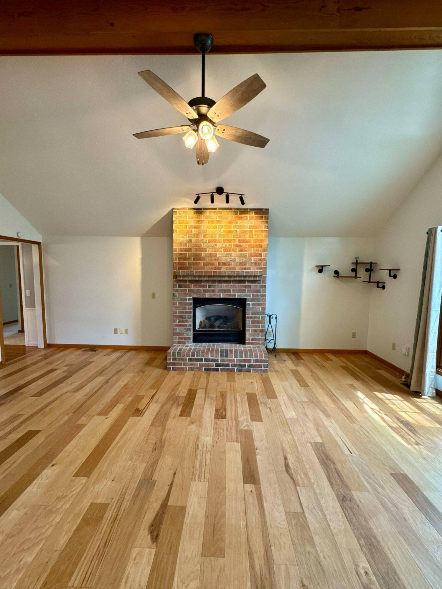 905 Park Property Photo 5