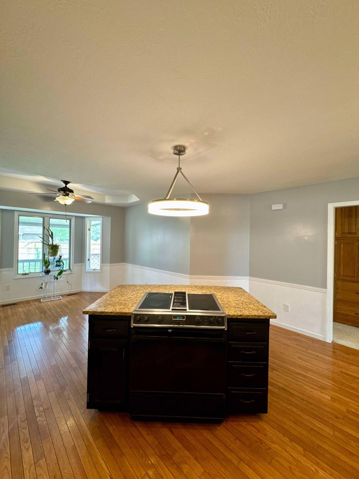 905 Park Property Photo 9