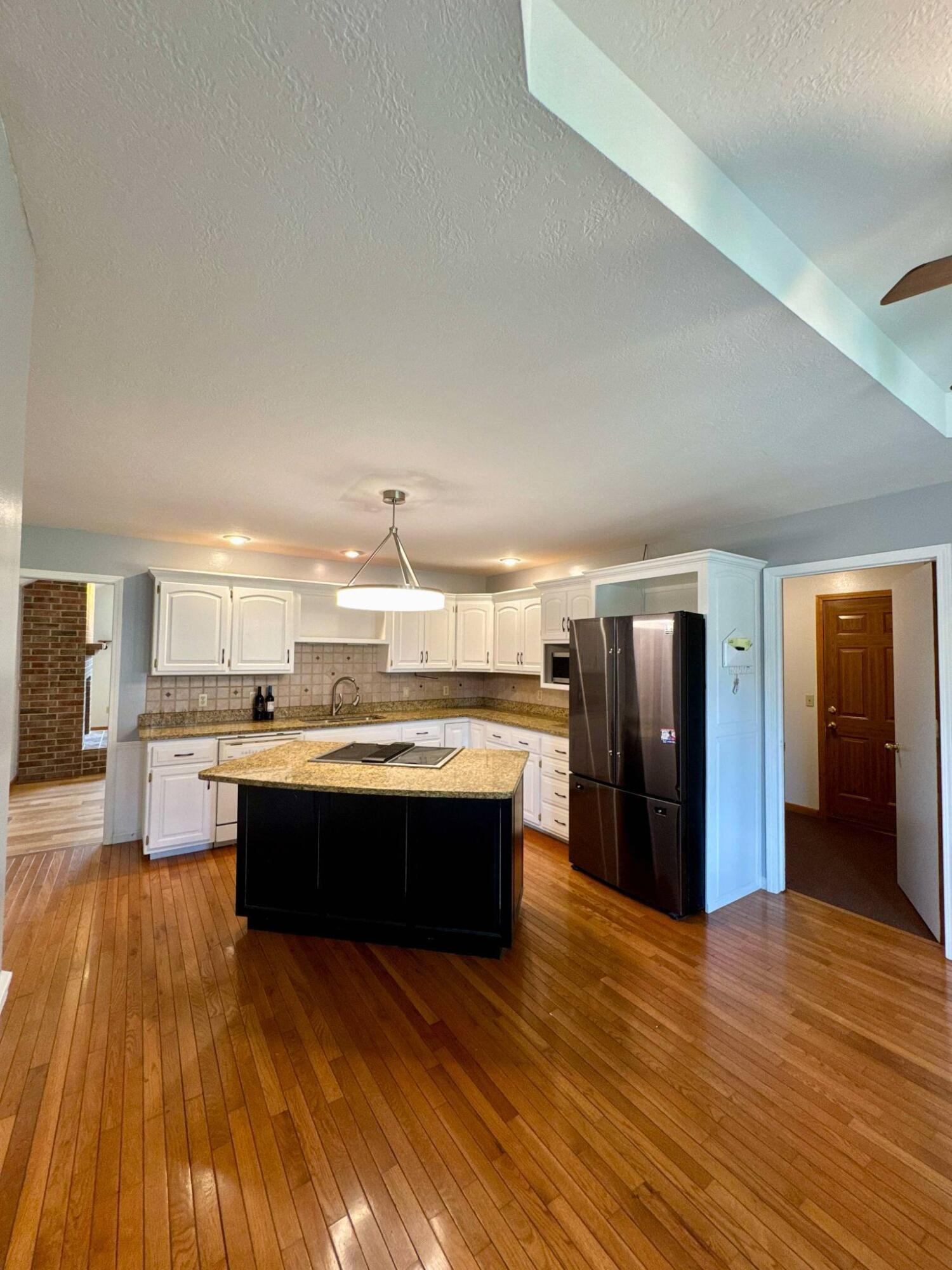 905 Park Property Photo 11