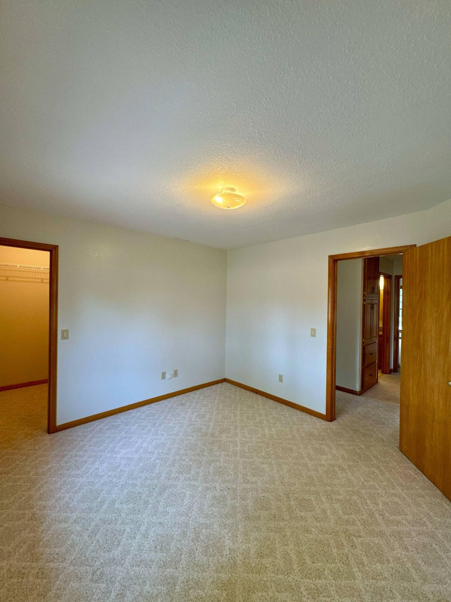 905 Park Property Photo 13