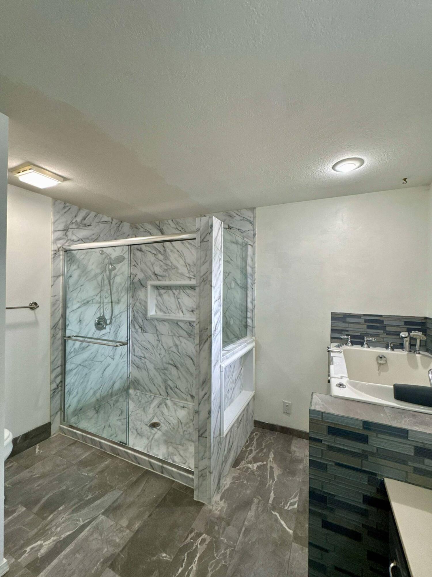 905 Park Property Photo 19