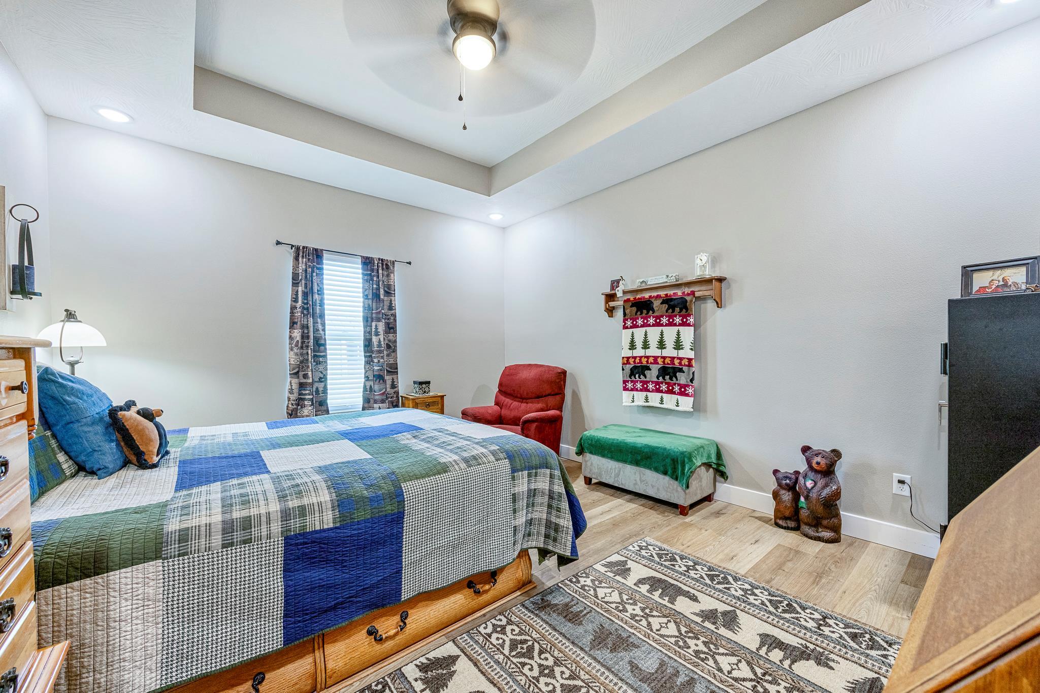 169 East Cowling Street Property Photo 14