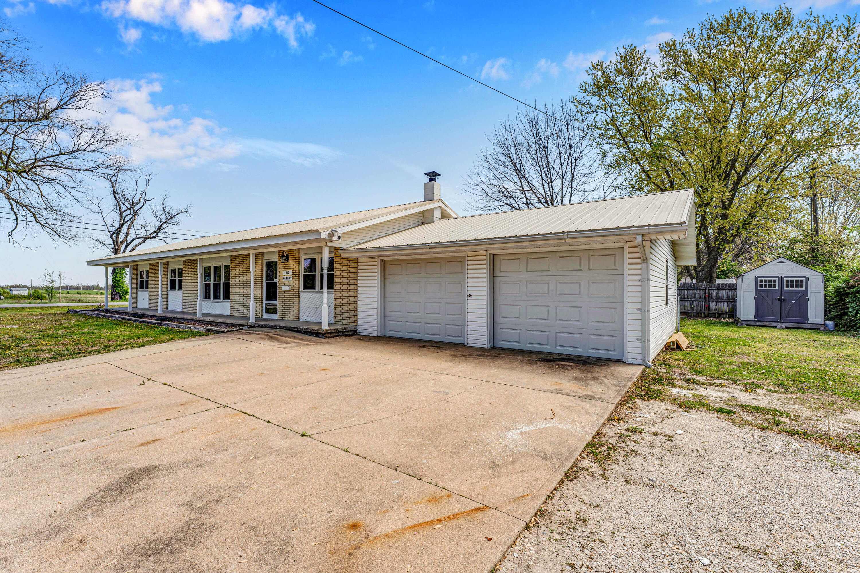 510 North Flint Avenue Property Photo 2