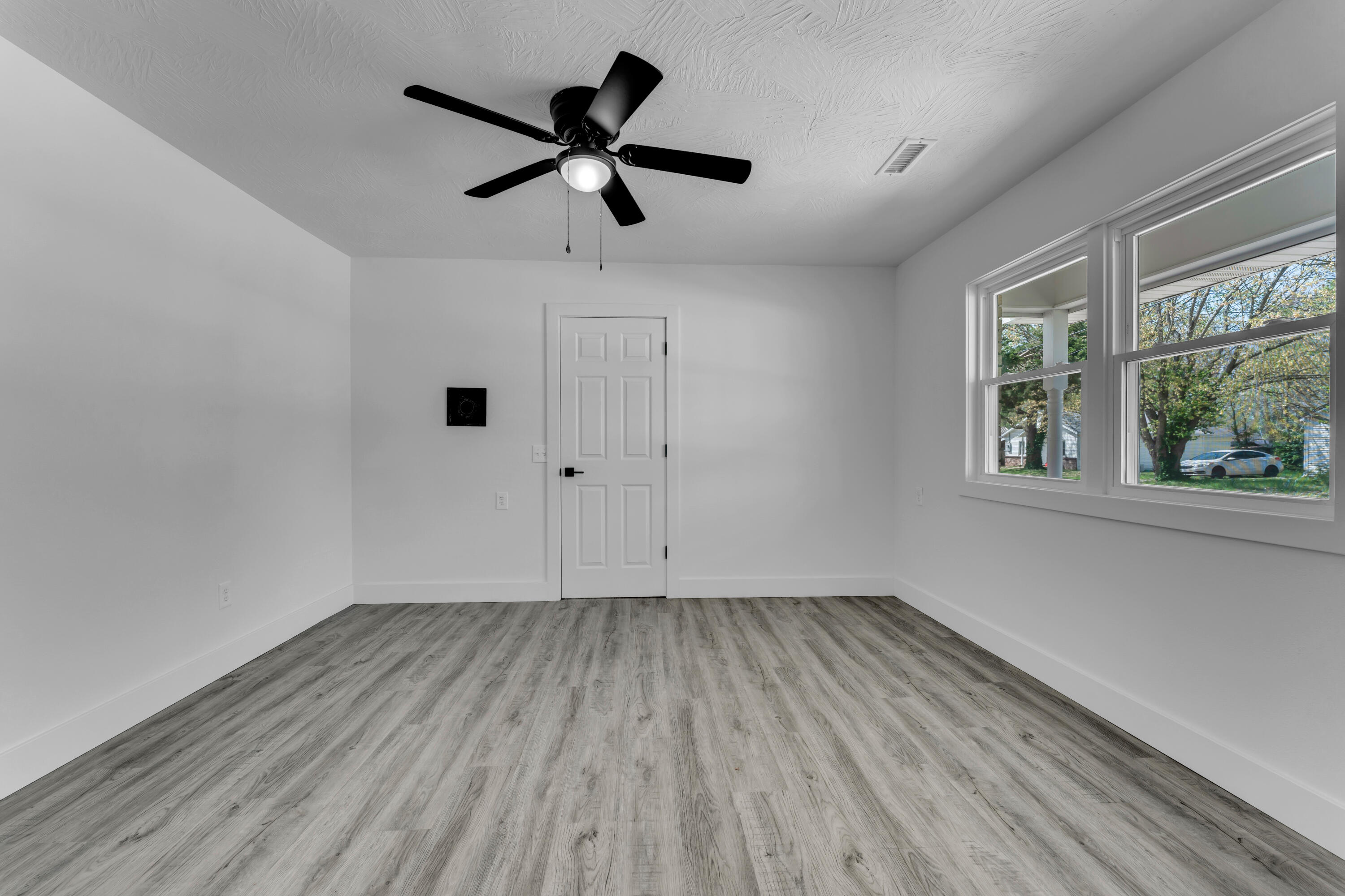 510 North Flint Avenue Property Photo 11