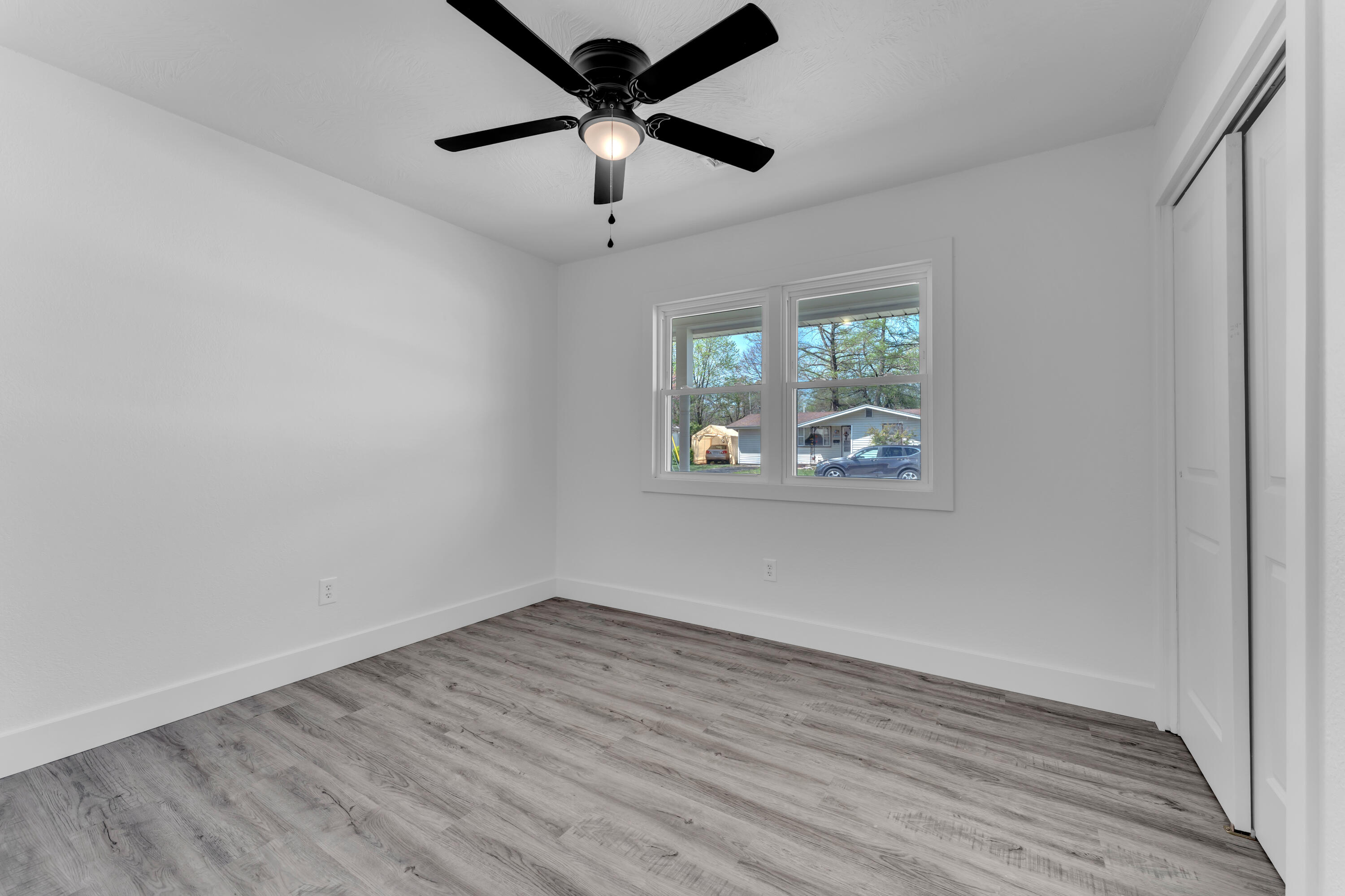 510 North Flint Avenue Property Photo 30