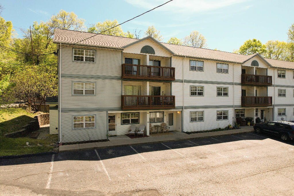 250 Berry Drive Property Photo 1
