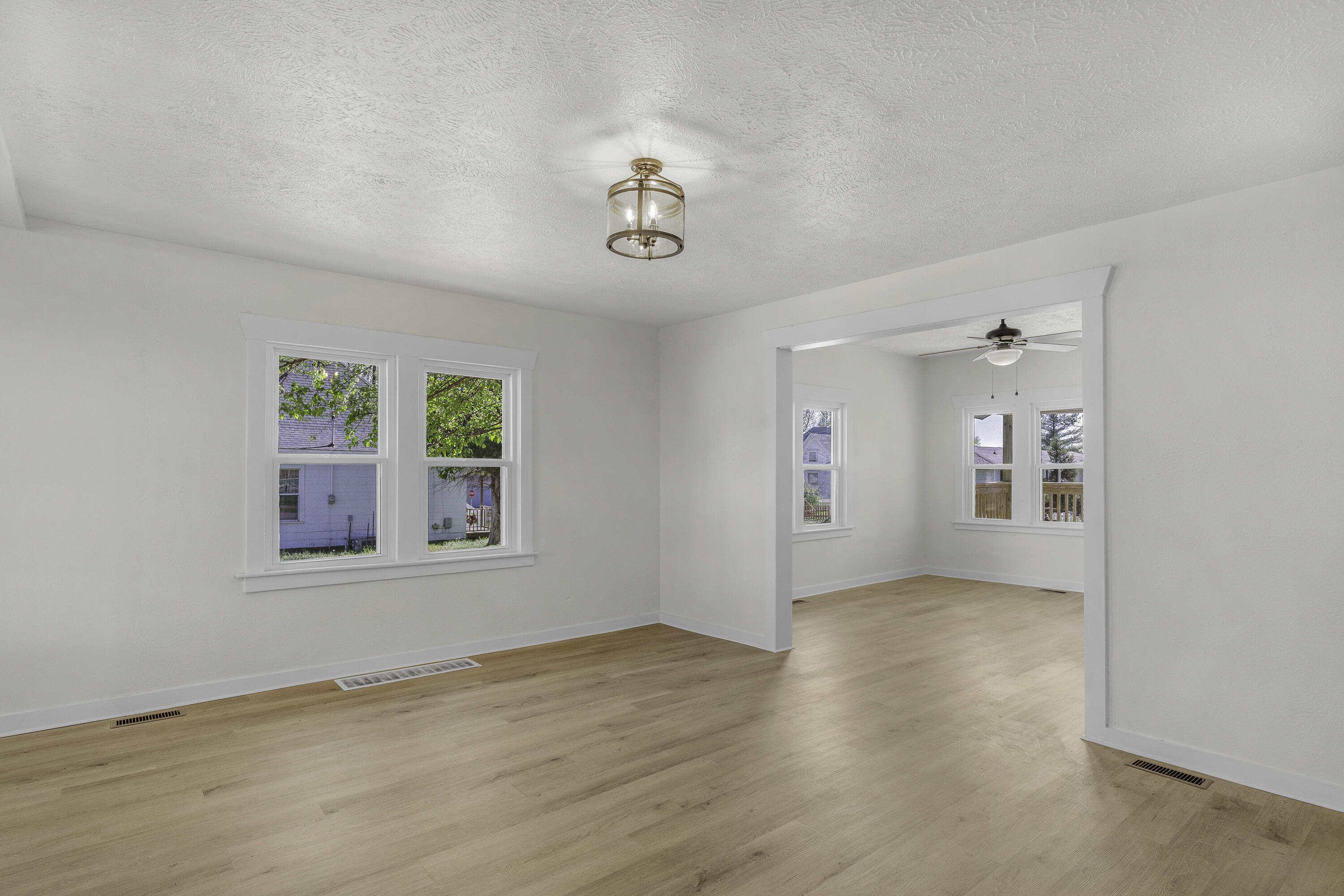 734 South New Avenue Property Photo 11