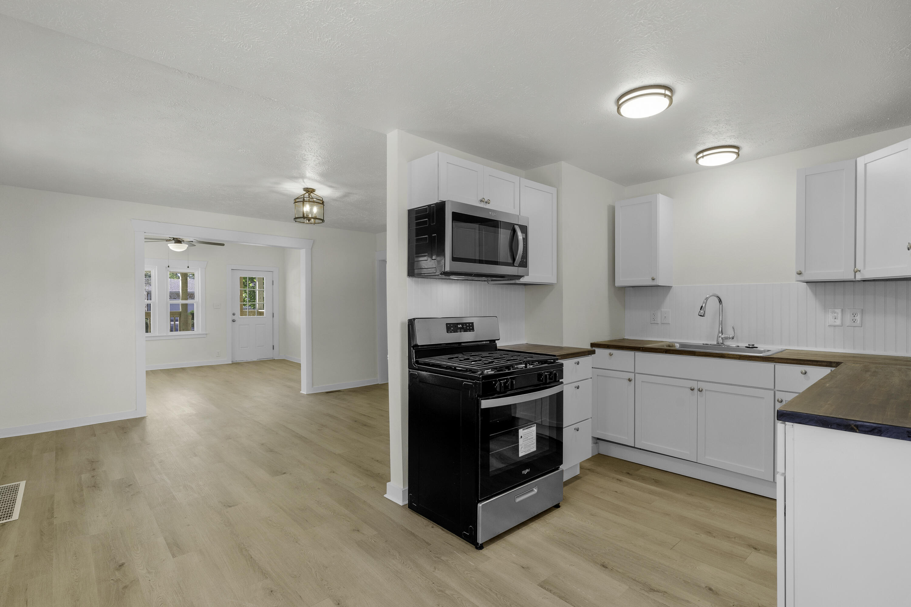 734 South New Avenue Property Photo 12