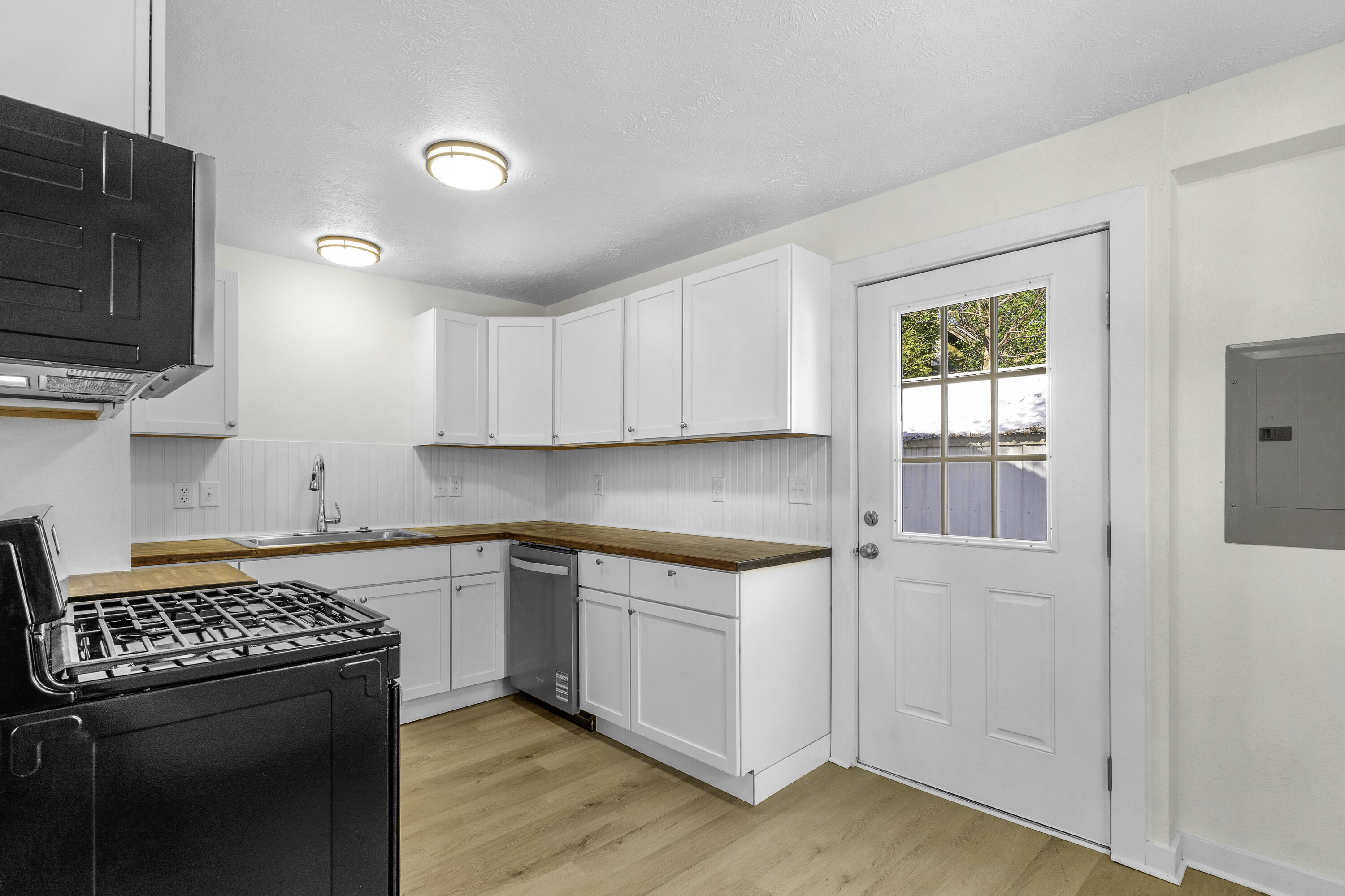 734 South New Avenue Property Photo 14