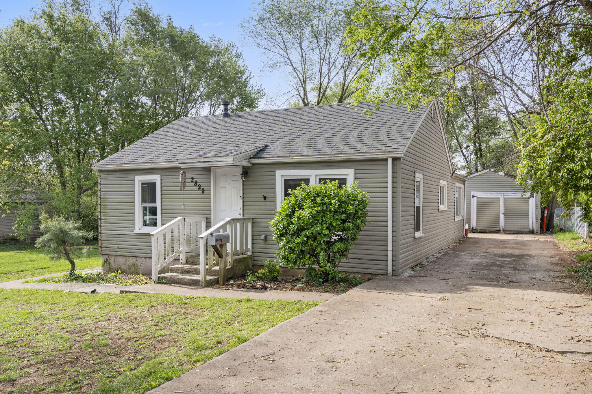 2822 West College Street Property Photo 2