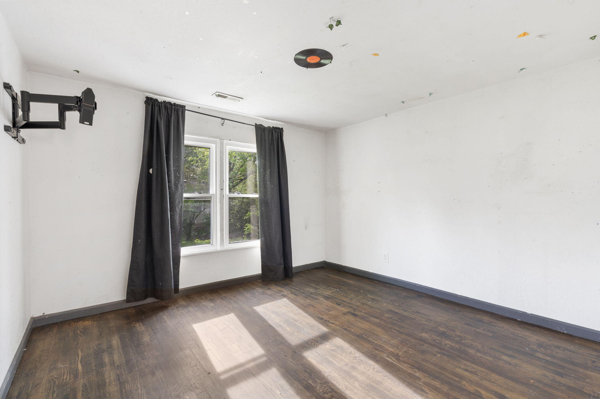 2822 West College Street Property Photo 13