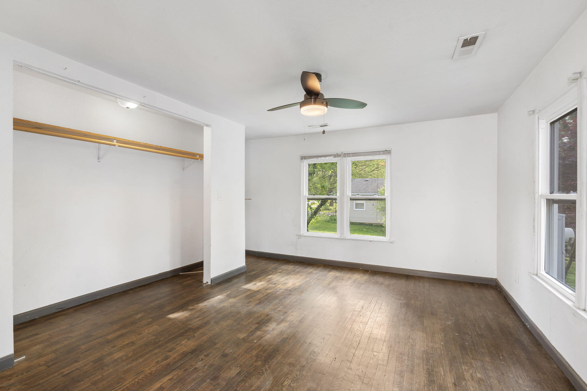 2822 West College Street Property Photo 14