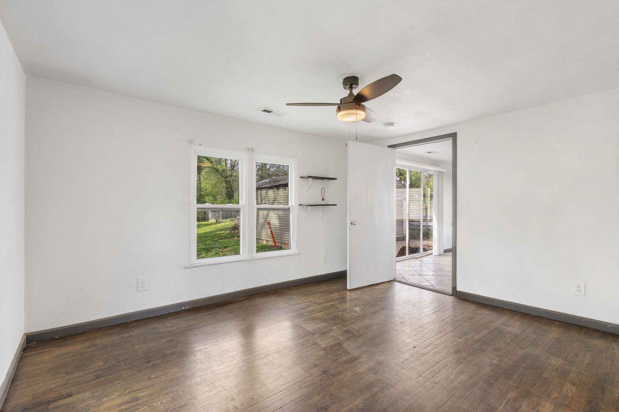 2822 West College Street Property Photo 15