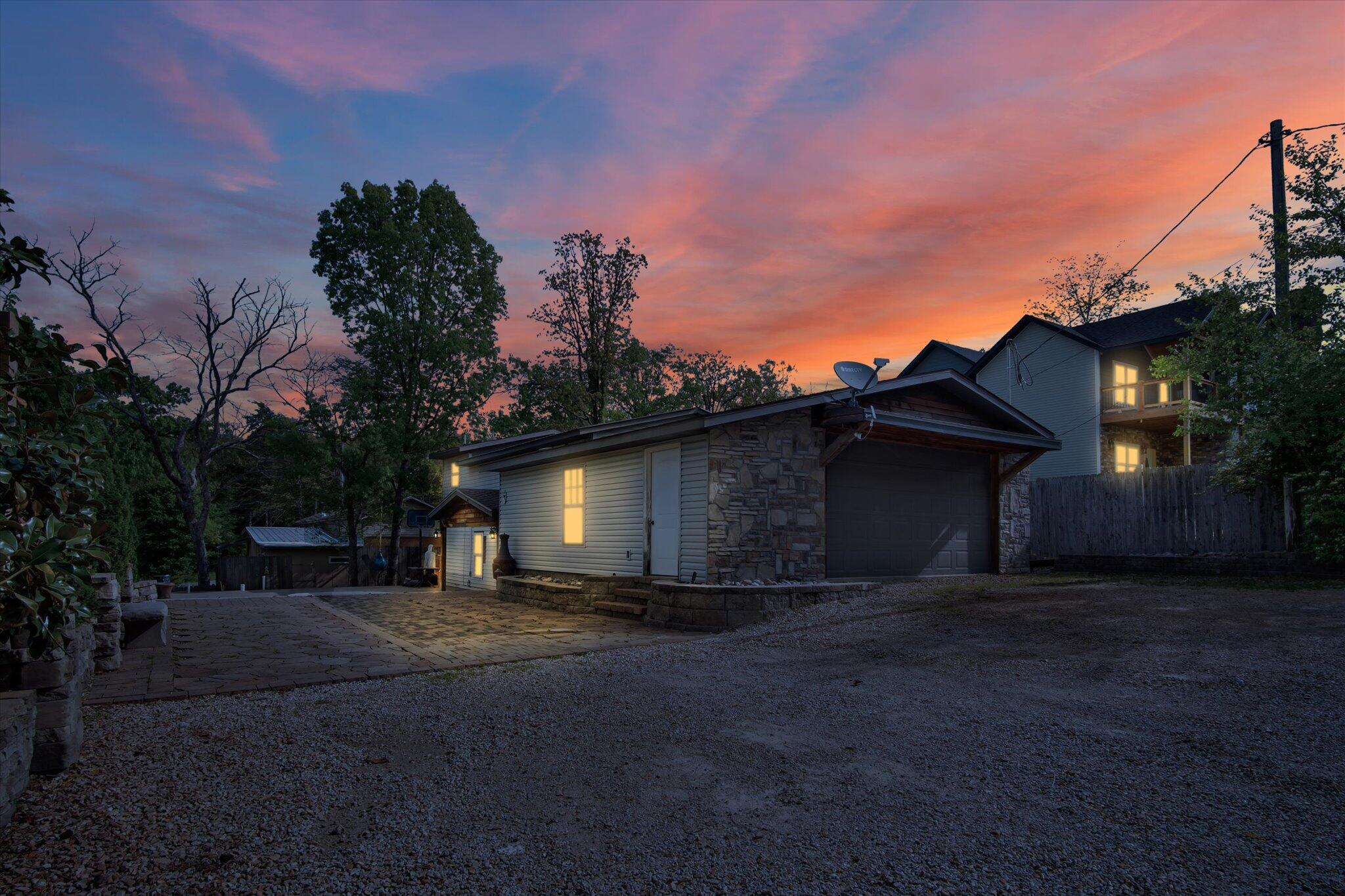 4155 Oakwood Road Property Photo 2