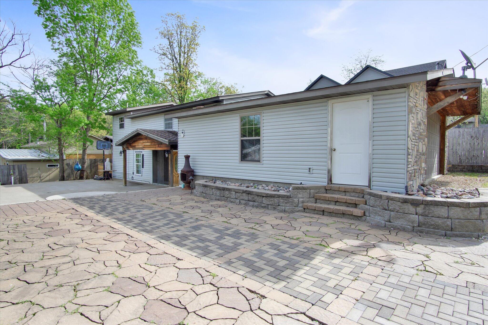 4155 Oakwood Road Property Photo 5