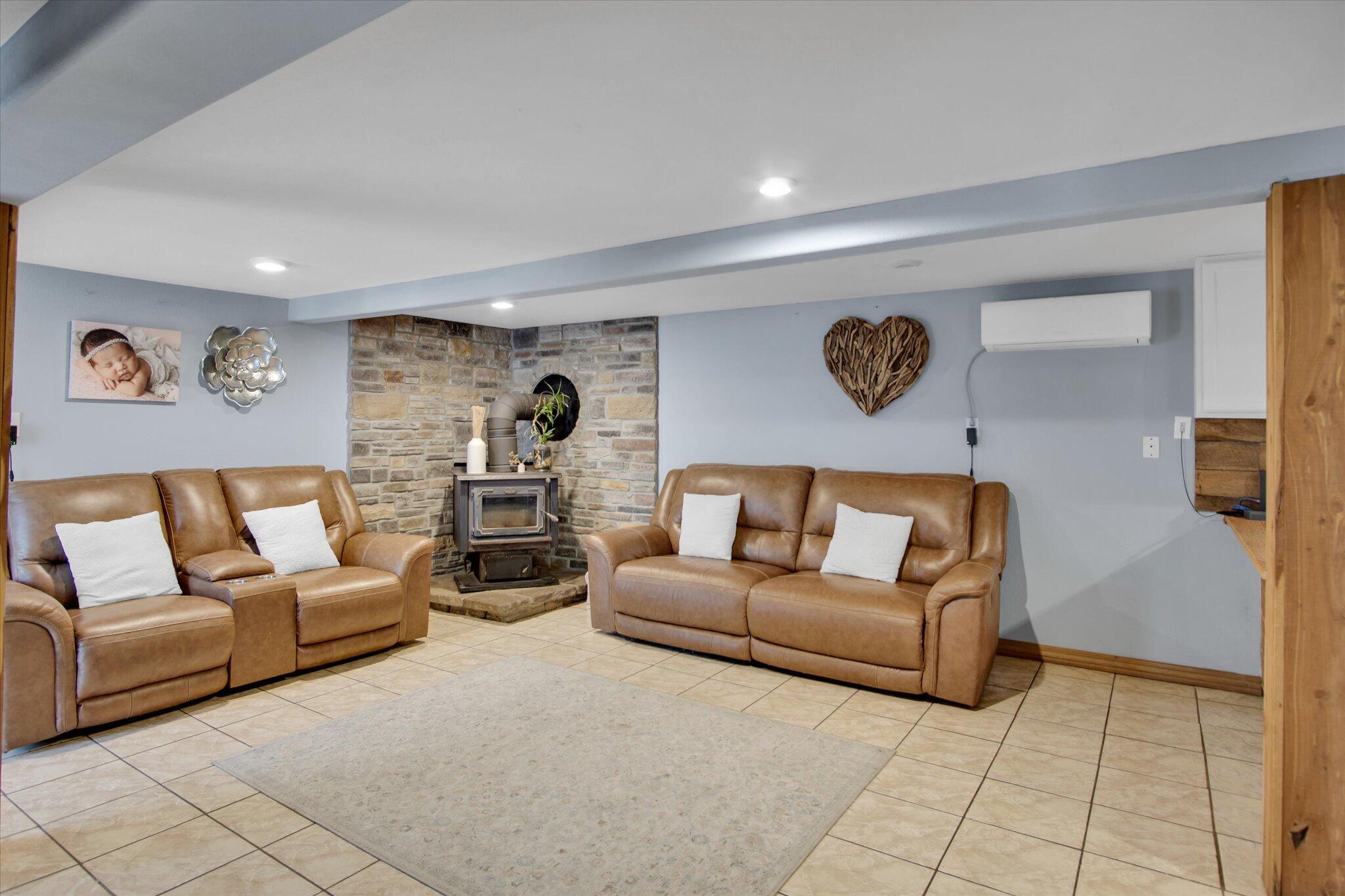 4155 Oakwood Road Property Photo 9