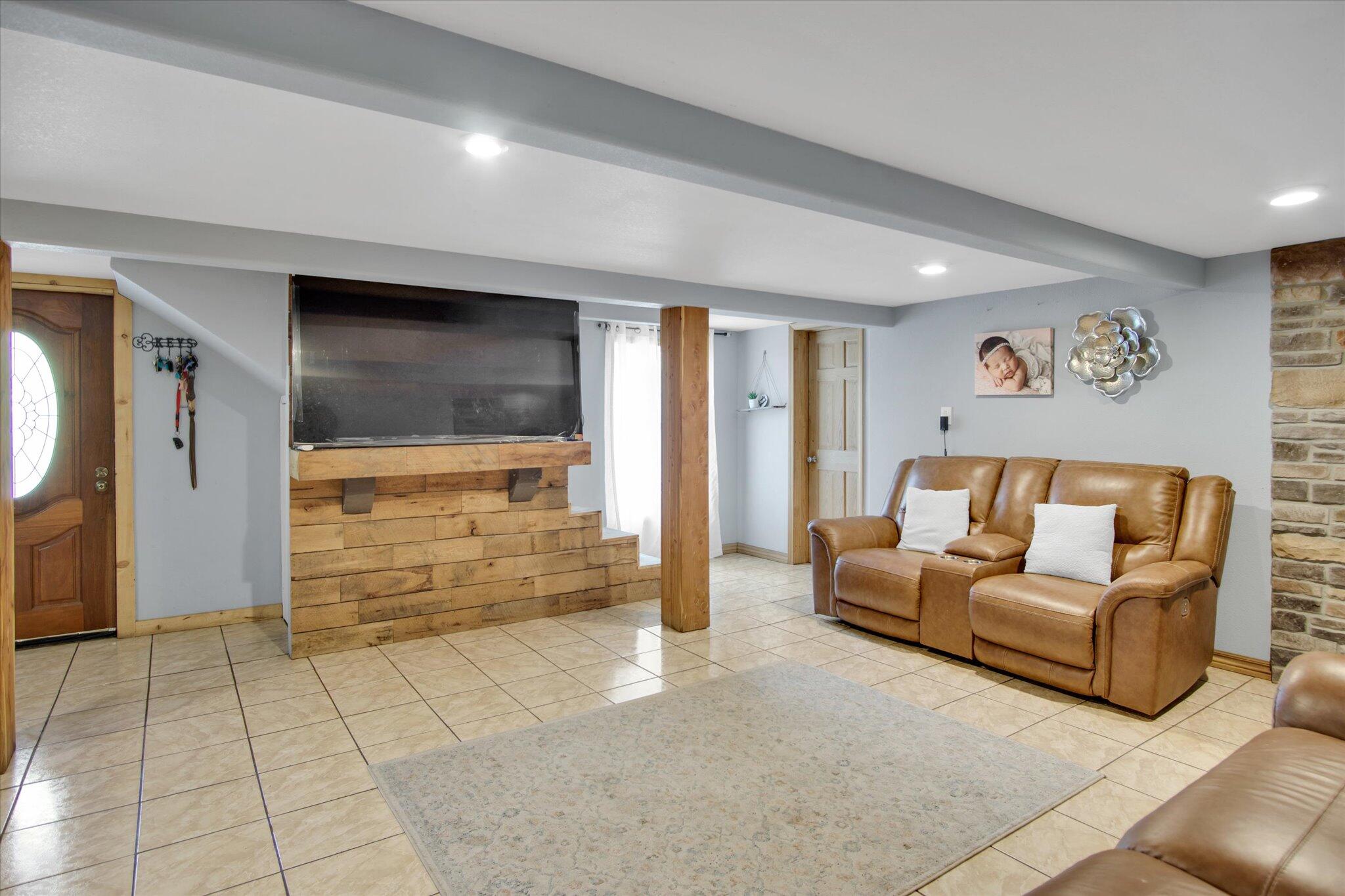 4155 Oakwood Road Property Photo 10