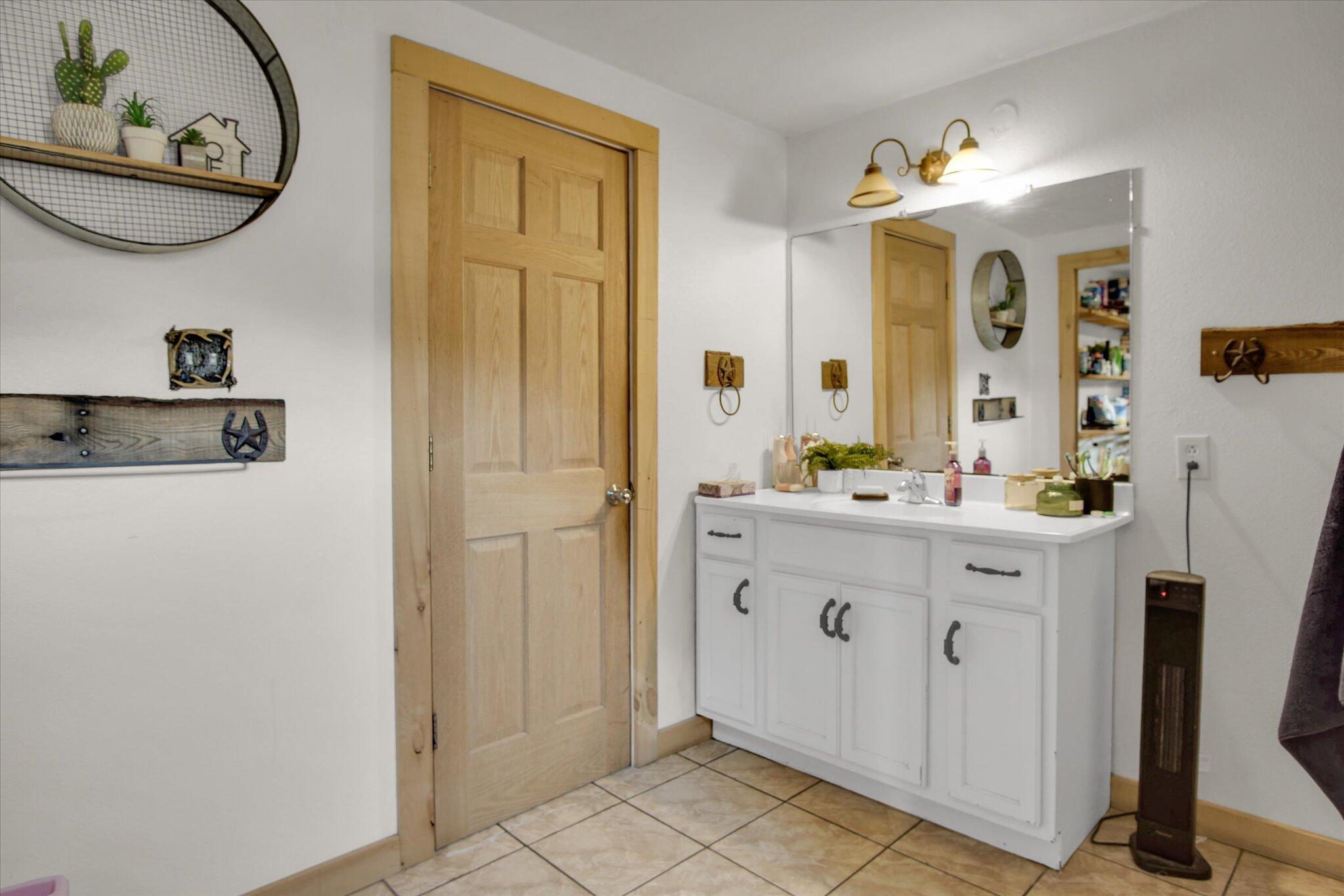 4155 Oakwood Road Property Photo 16