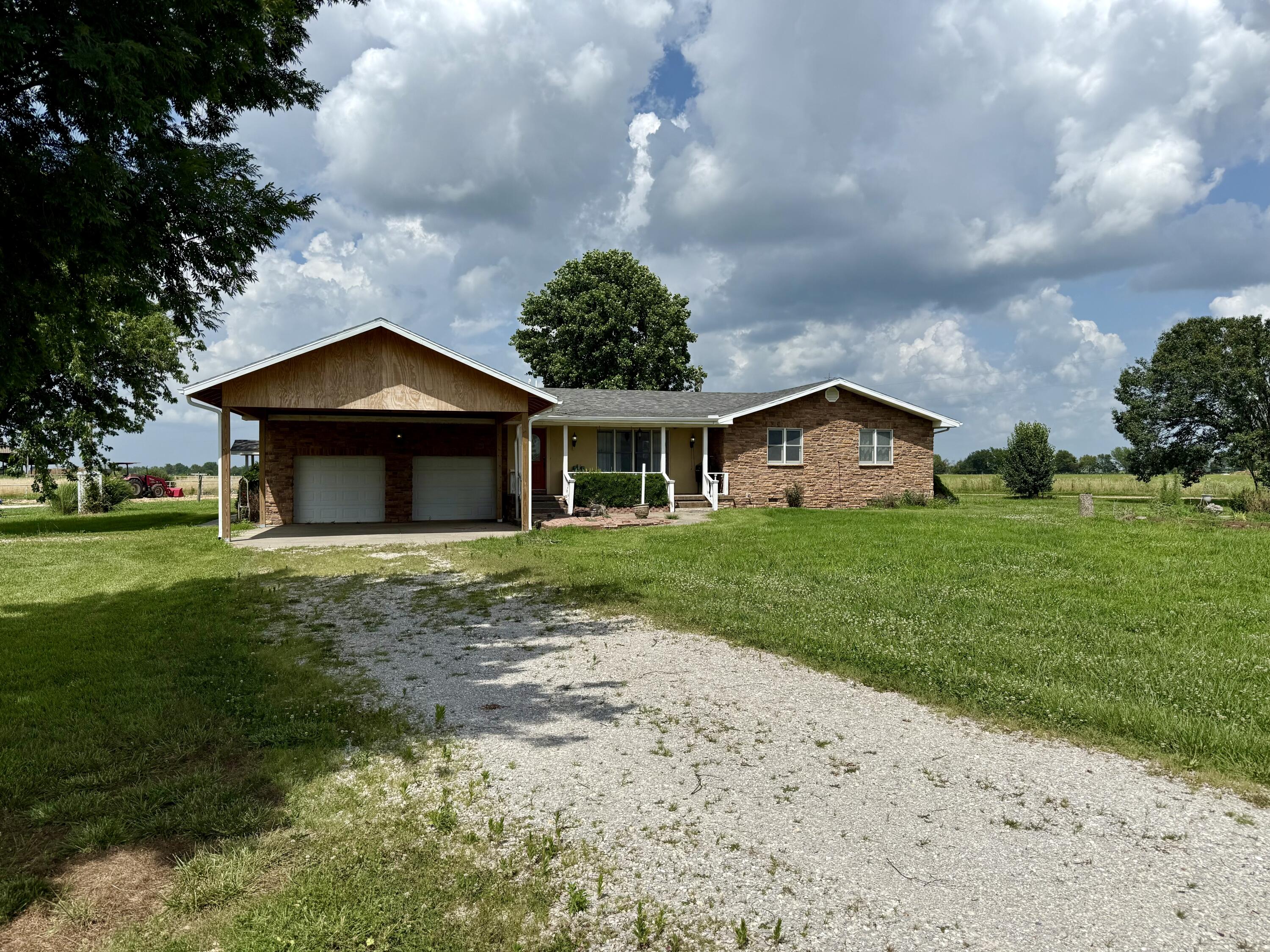 29288 Norway Road Property Photo 1