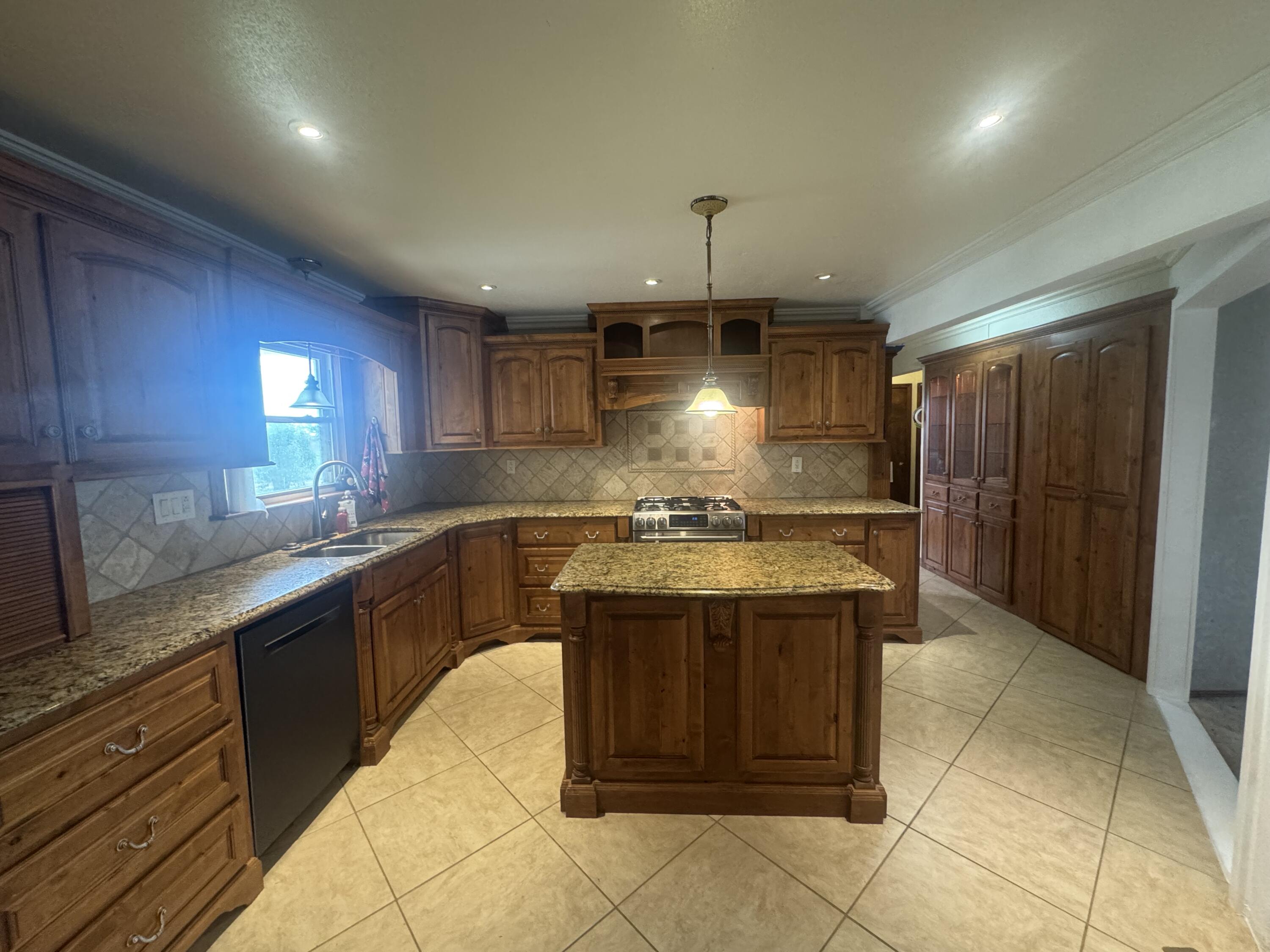 29288 Norway Road Property Photo 8
