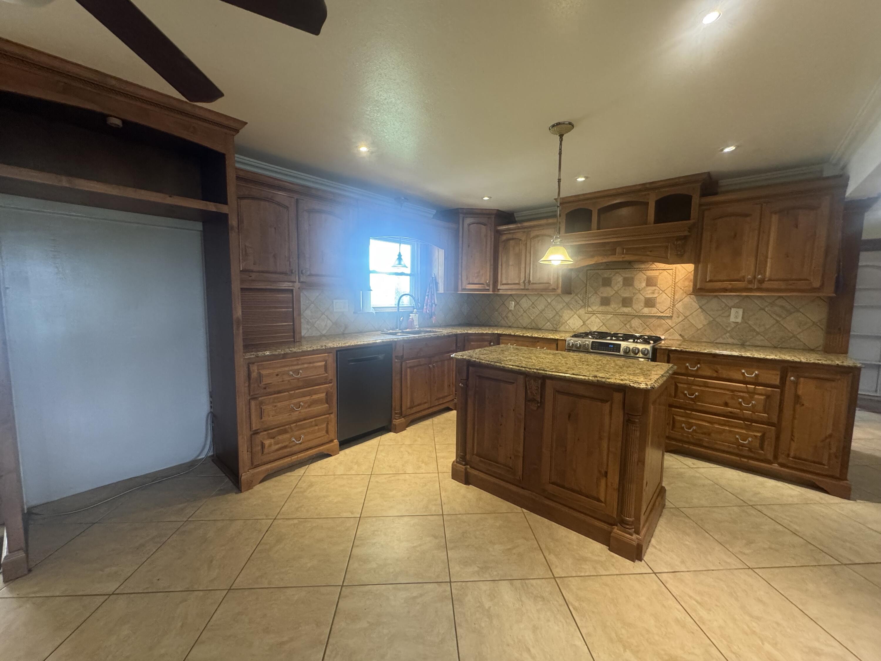 29288 Norway Road Property Photo 9