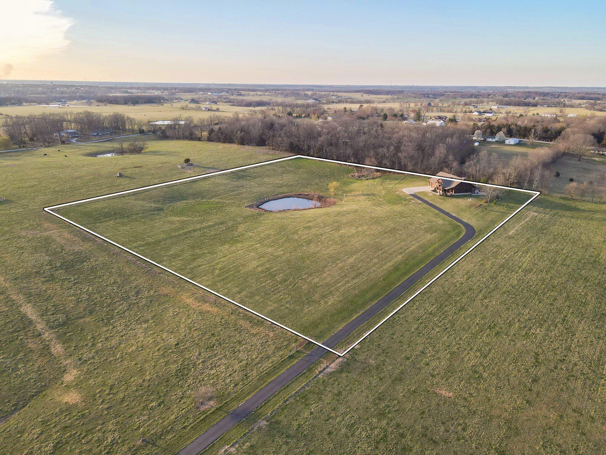 231 Cedar Stone Property Photo 6