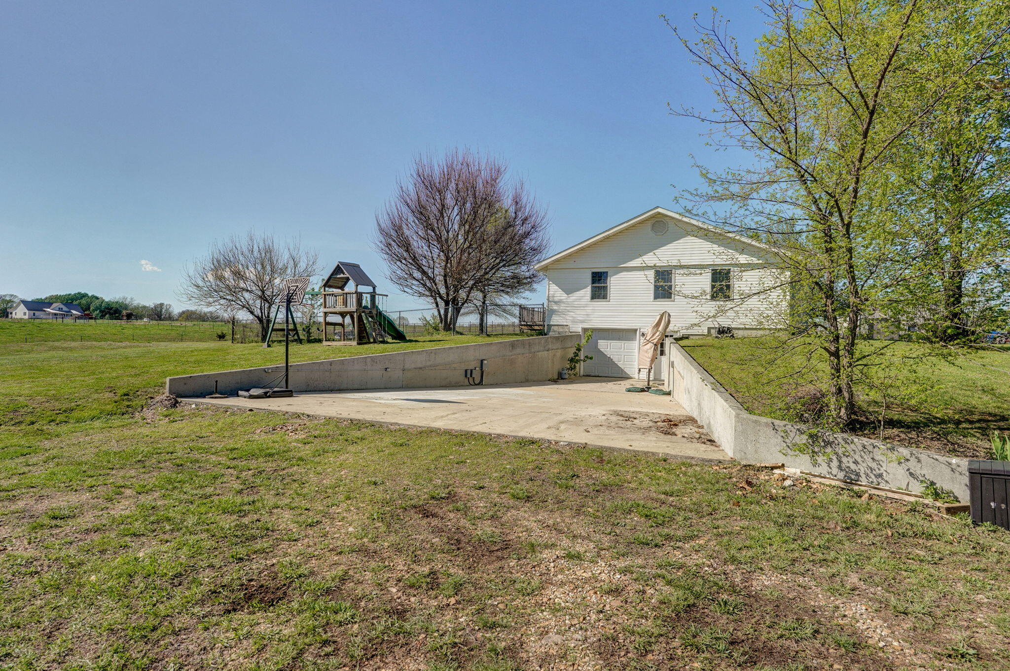 8240 State Highway A Property Photo 34
