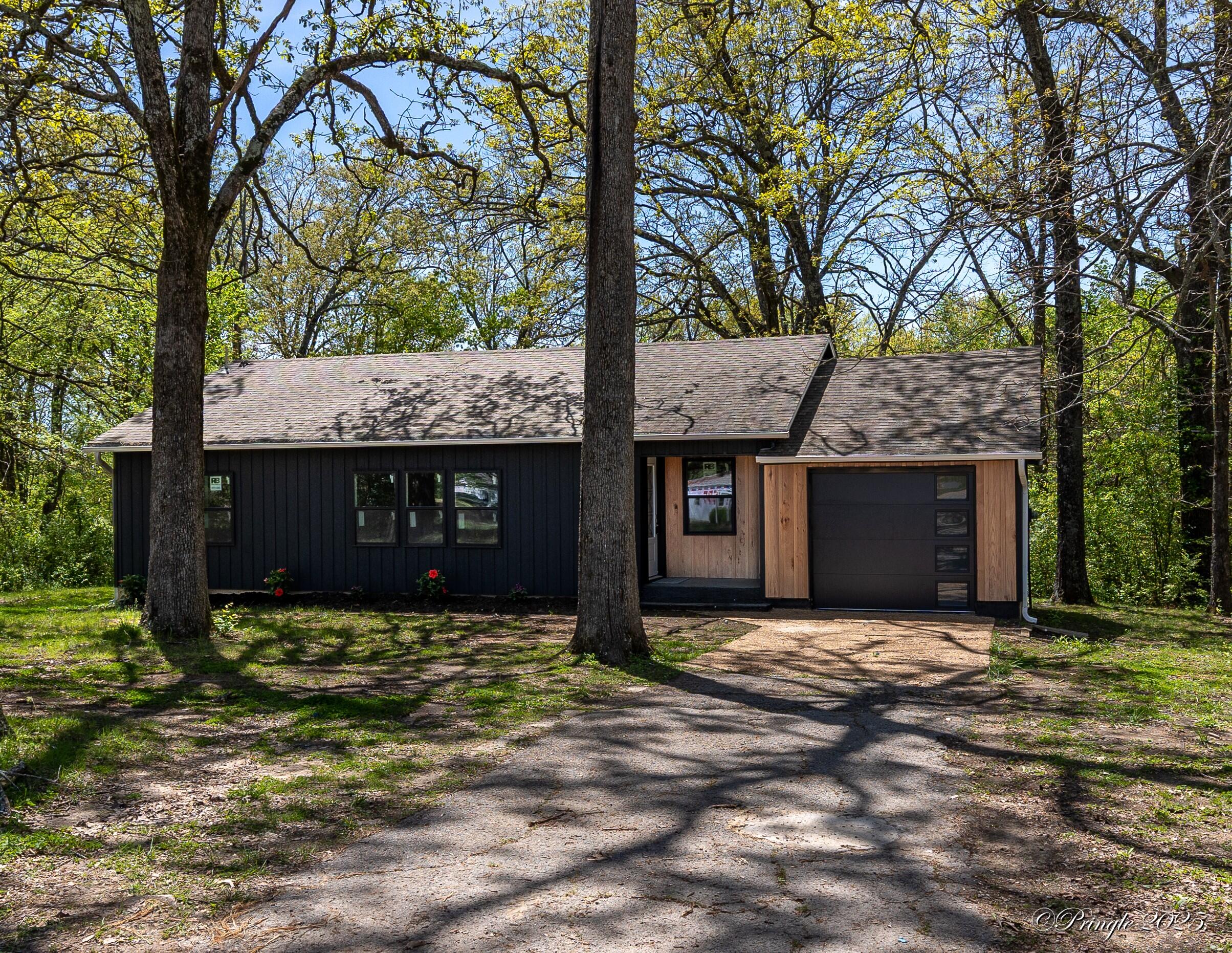 817 John N Wiles Drive Property Photo 1
