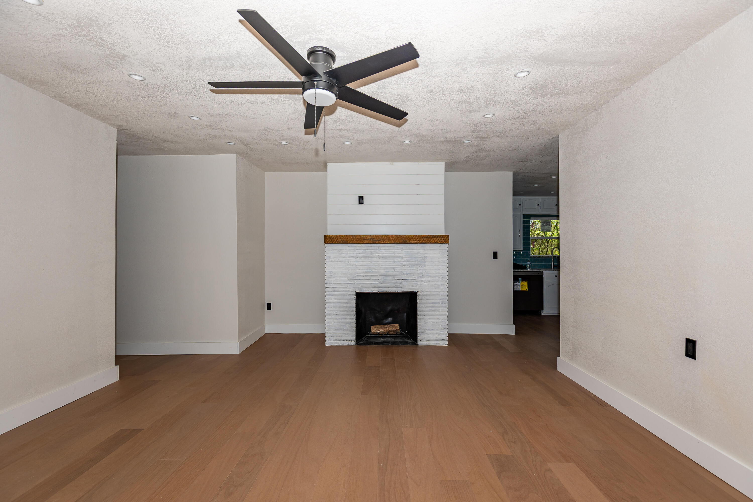 817 John N Wiles Drive Property Photo 6