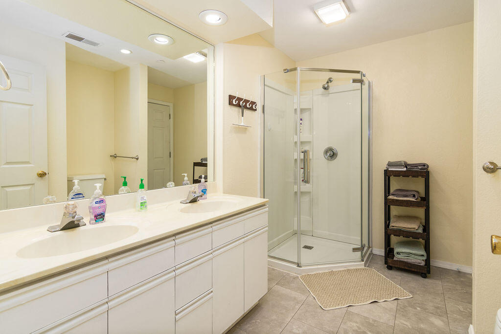 720 Fall Creek Drive Property Photo 18