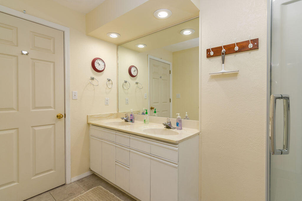 720 Fall Creek Drive Property Photo 19