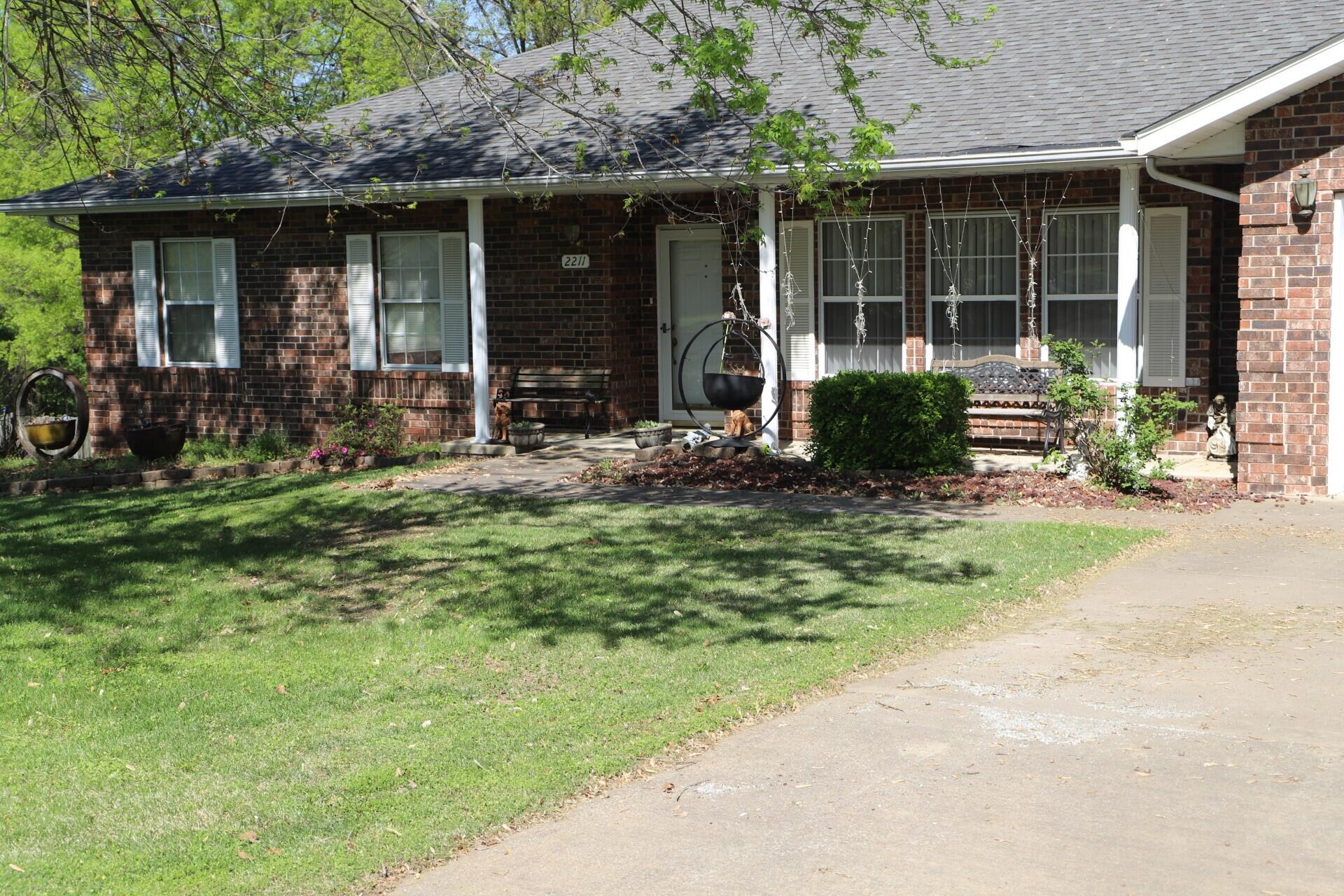 2211 William H Property Photo 2