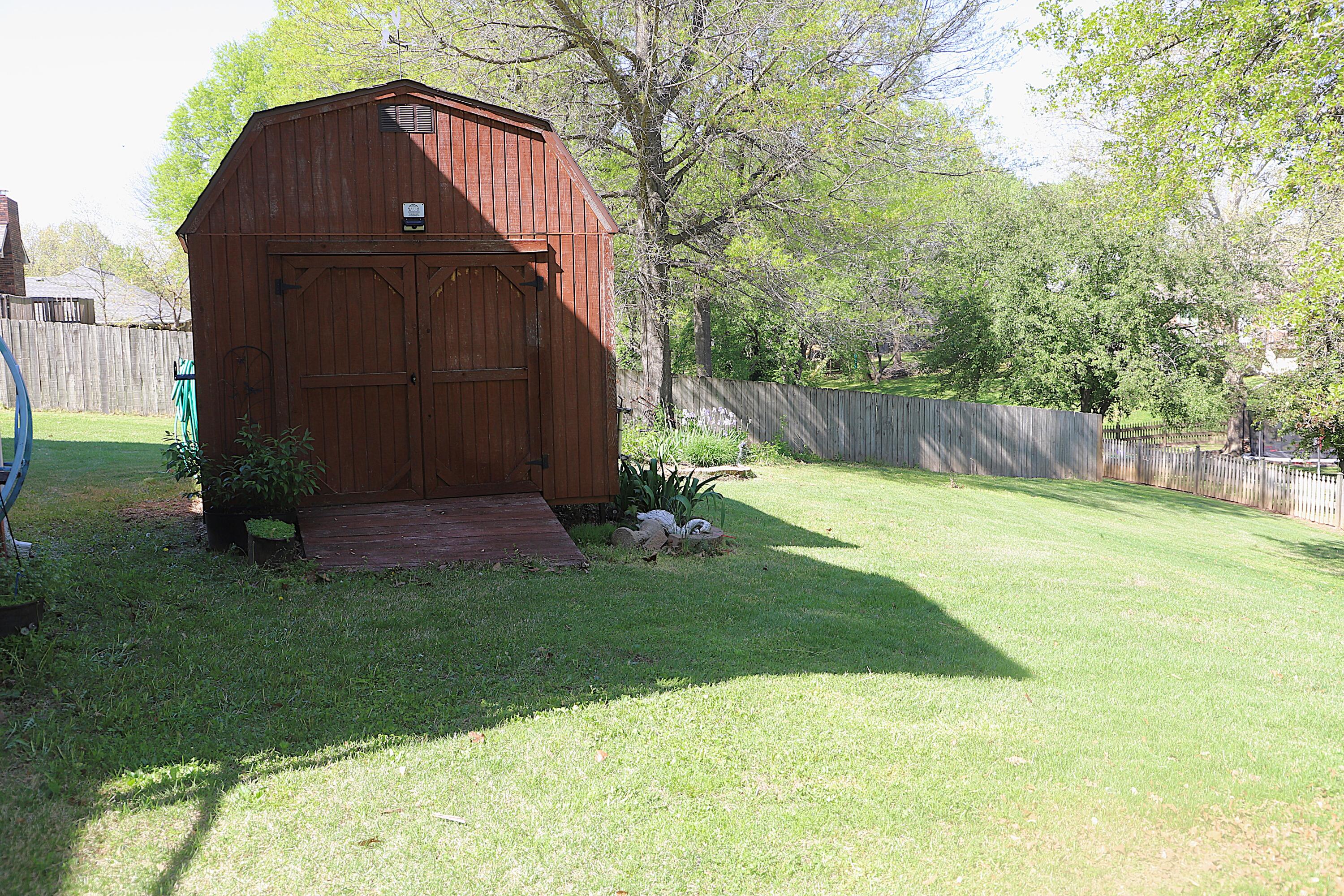 2211 William H Property Photo 10
