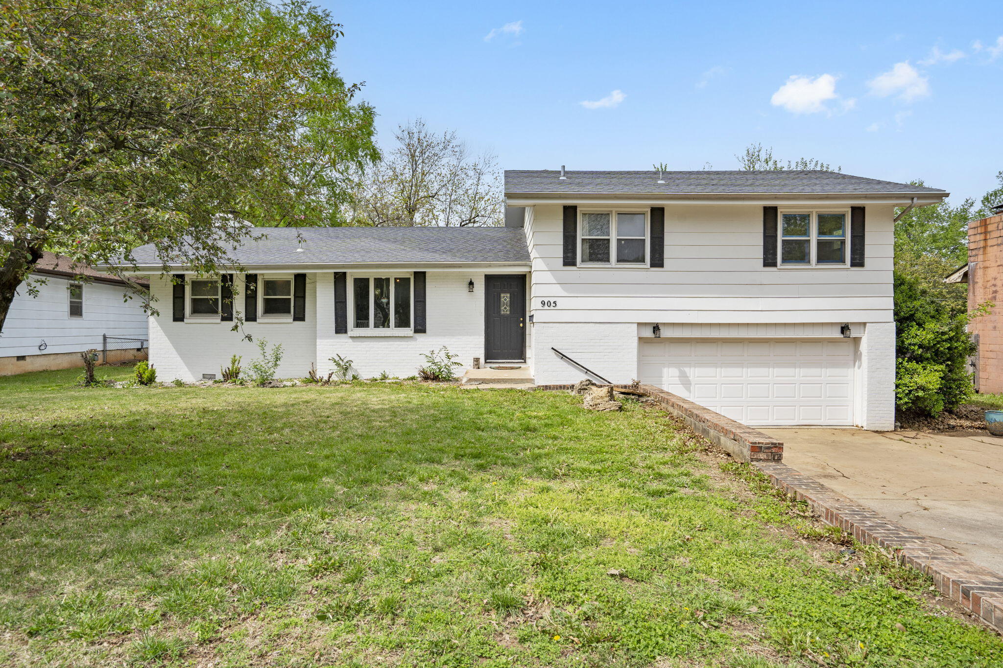 905 East Greenwood Street Property Photo 1