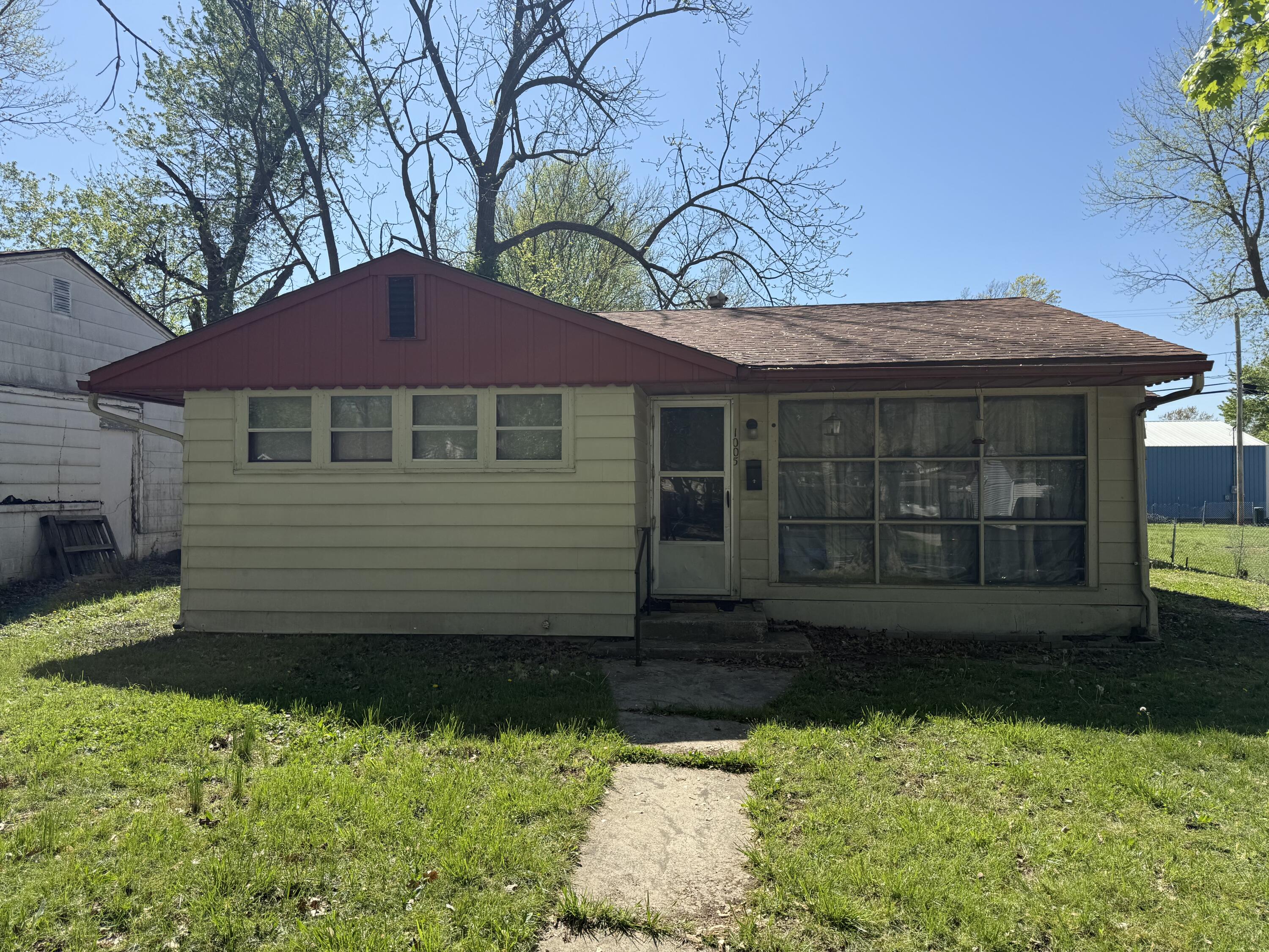 1005 South Park Avenue Property Photo 2