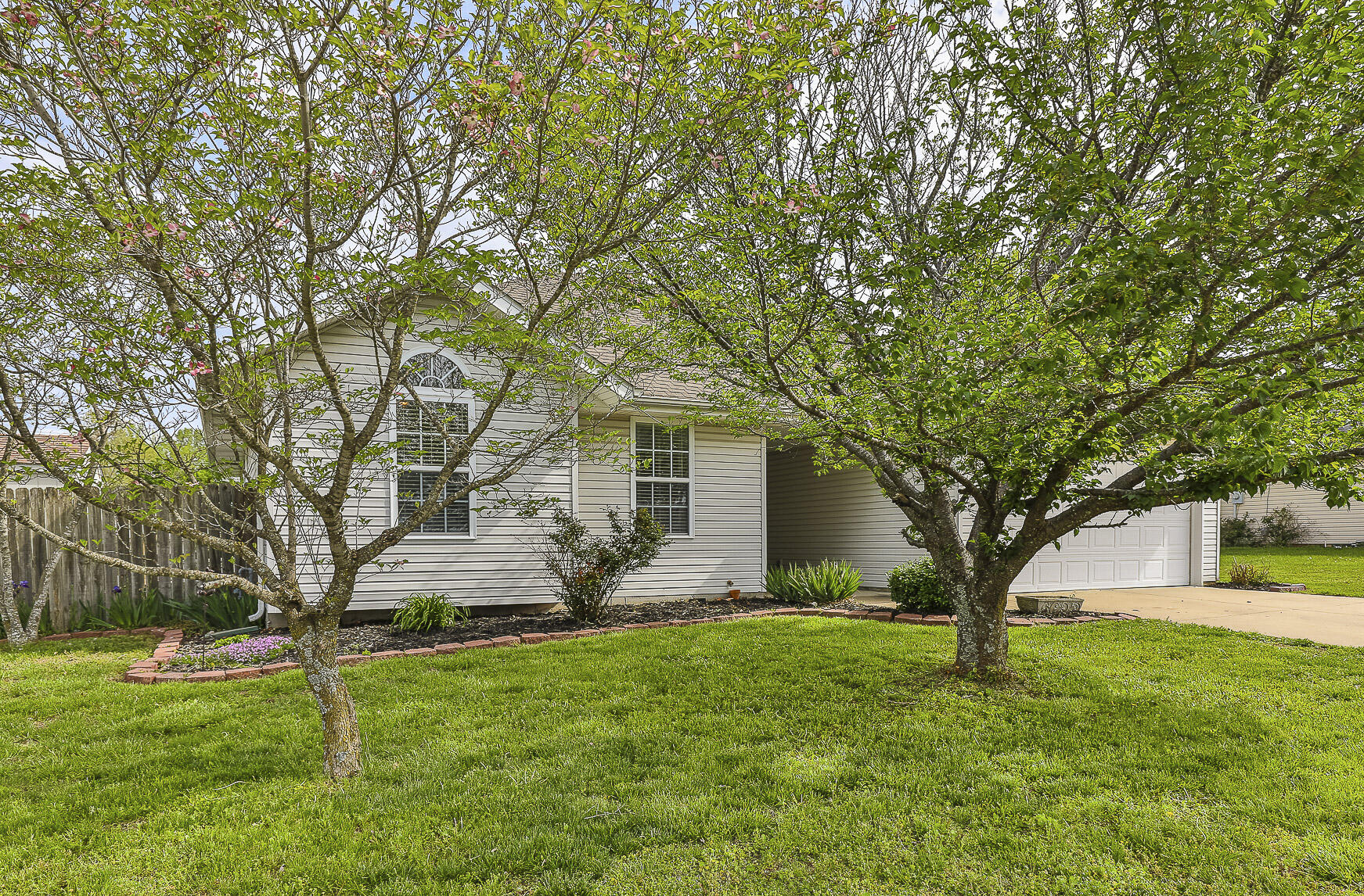 2521 East Logan Street Property Photo 1