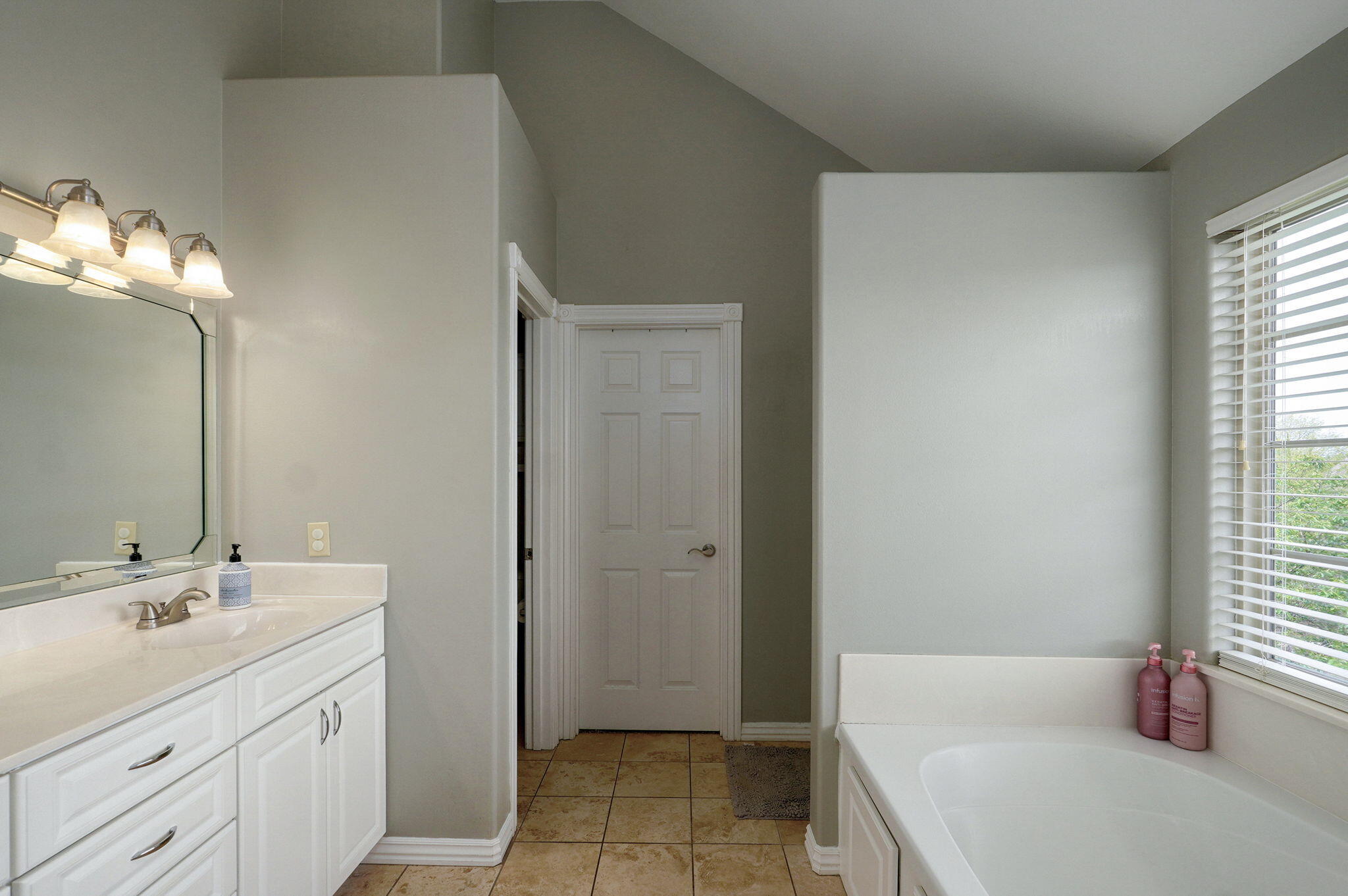 2115 North Williamsburg Lane Property Photo 27