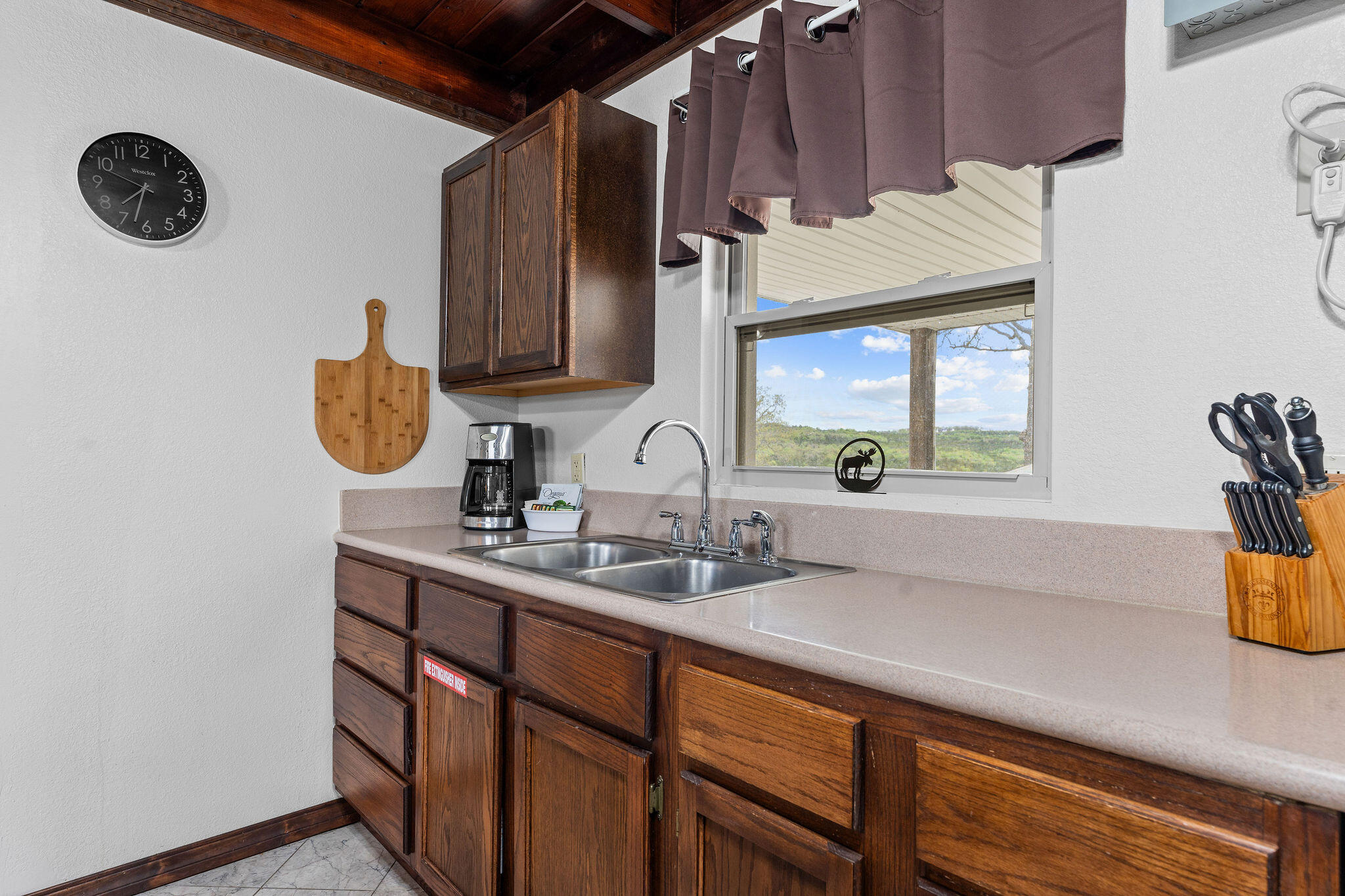 22244 North Highway 281 Property Photo 8