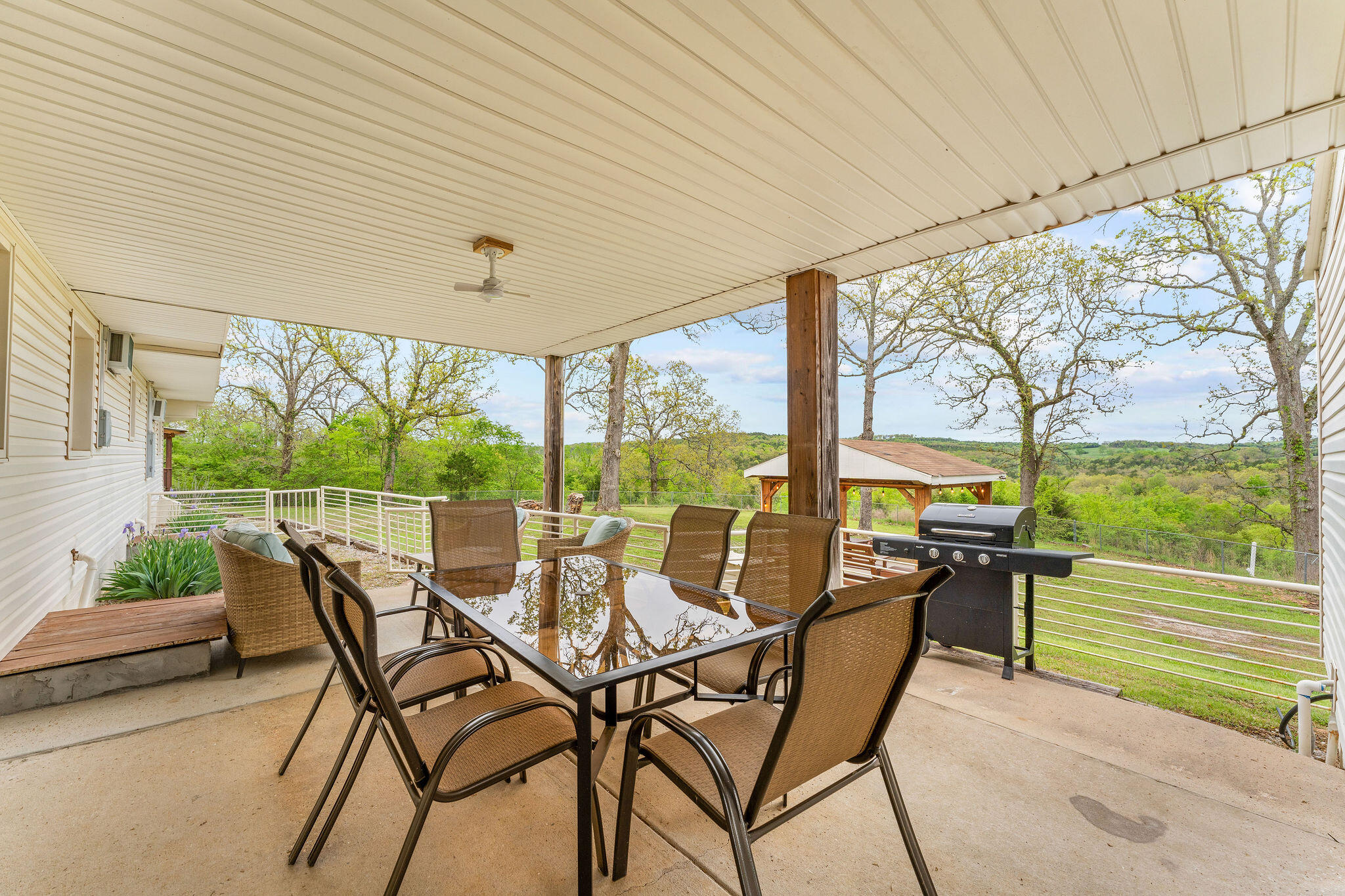 22244 North Highway 281 Property Photo 15
