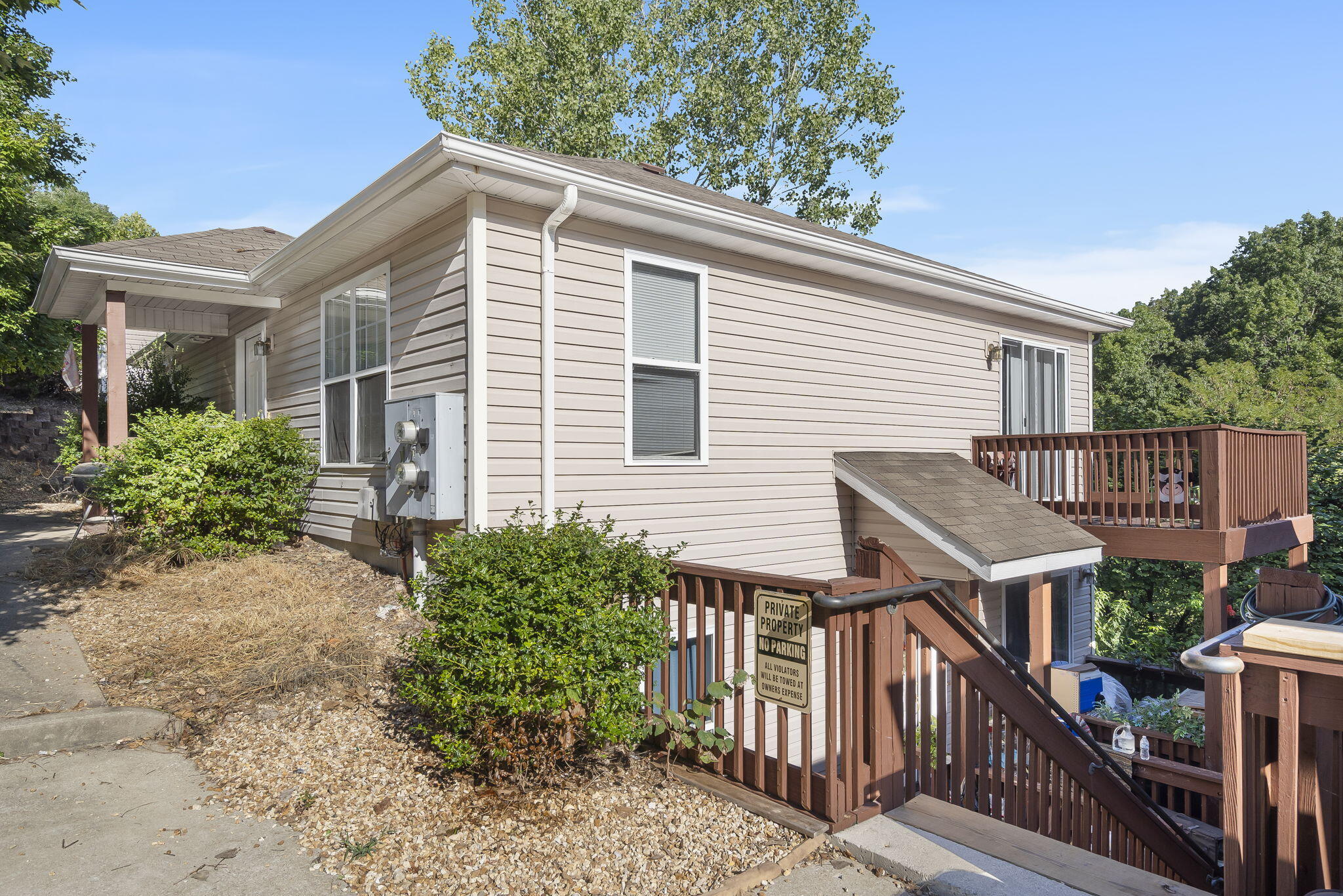 1207 Westwood Drive Property Photo 3