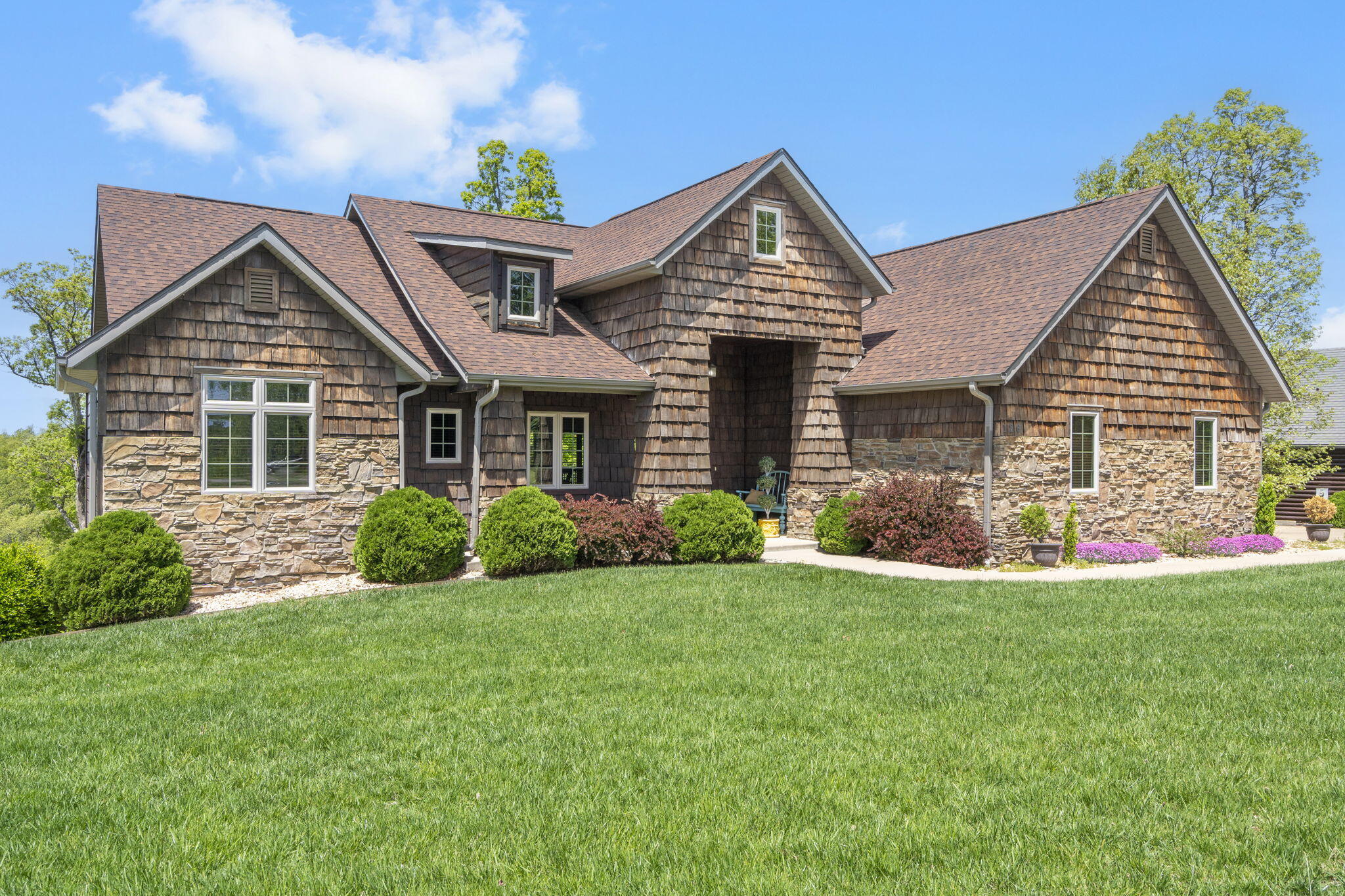 Lampe Real Estate Listings Main Image