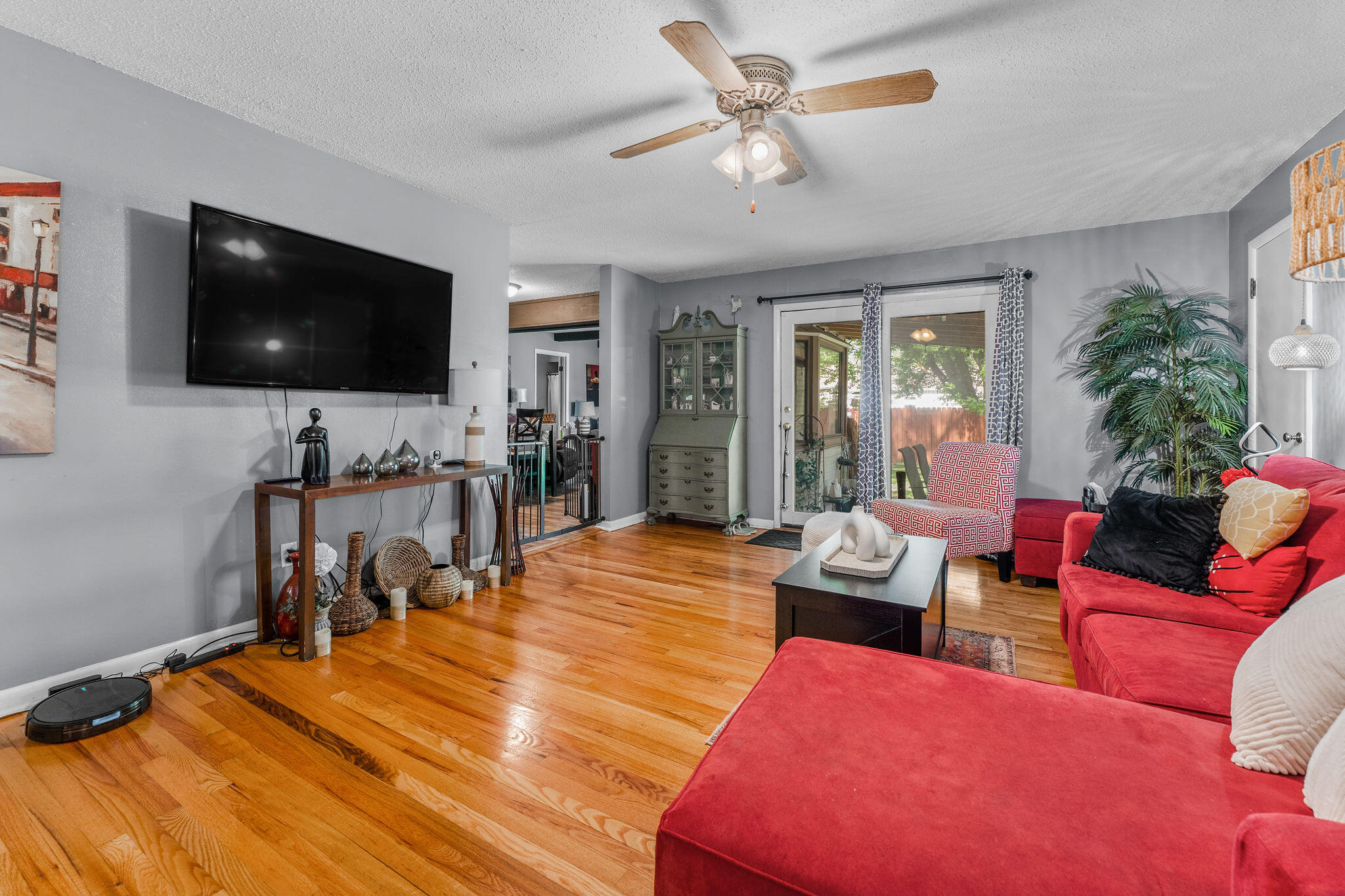 203 West Lindberg Street Property Photo 7