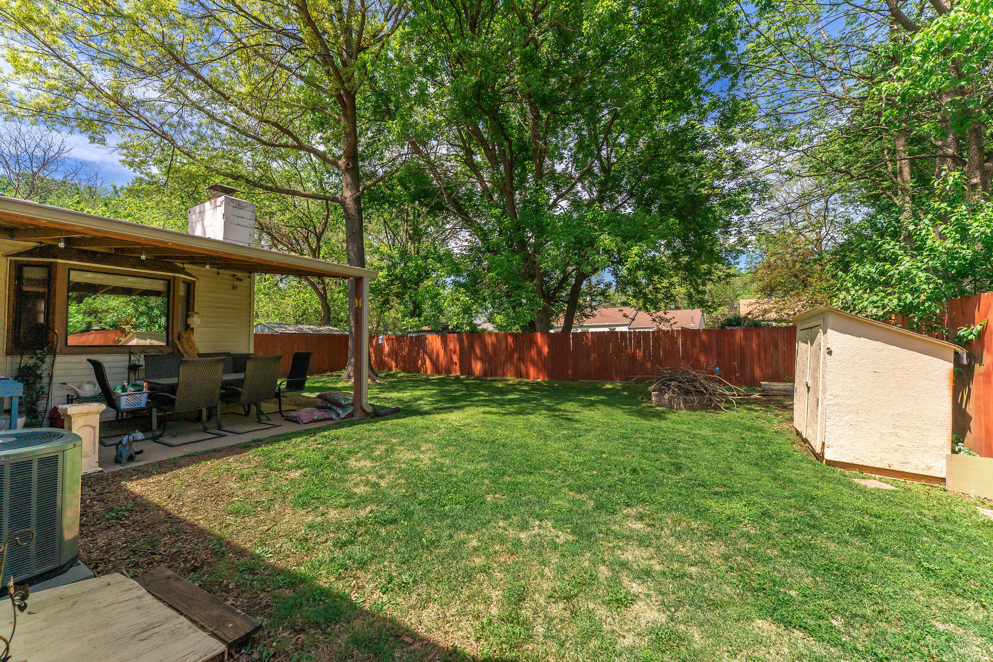 203 West Lindberg Street Property Photo 31