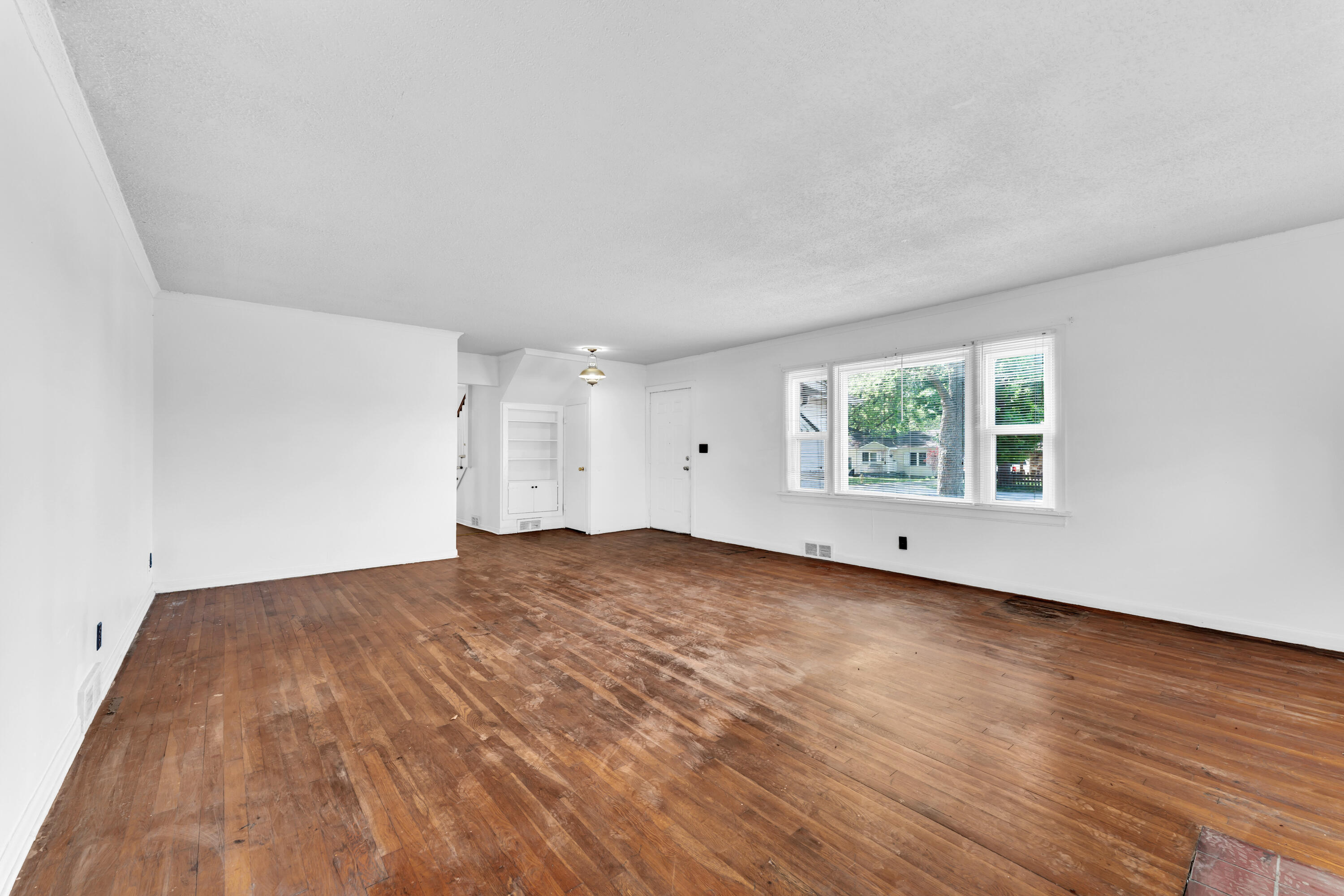 1815 East Monroe Street Property Photo 4