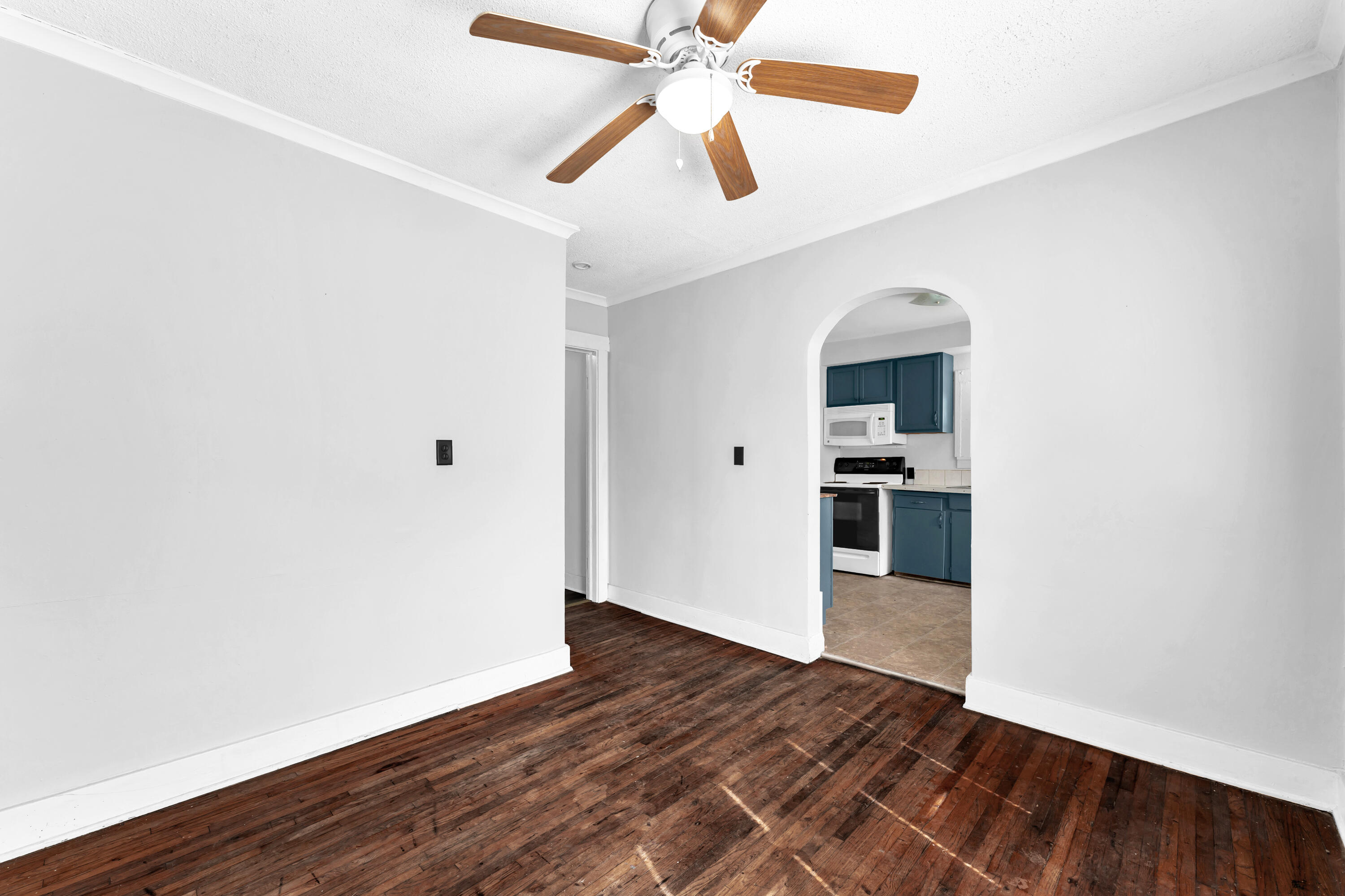 1815 East Monroe Street Property Photo 9