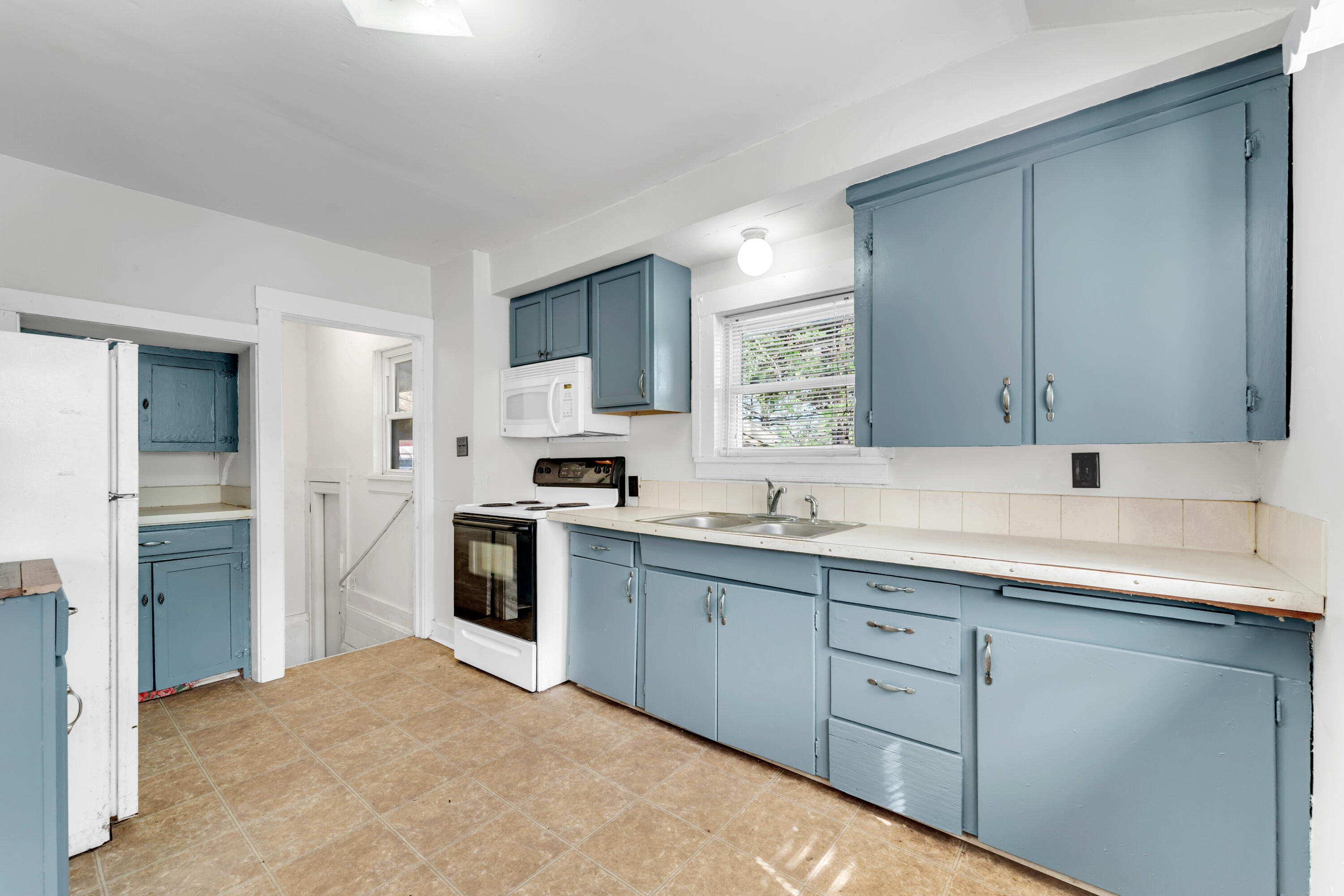 1815 East Monroe Street Property Photo 10